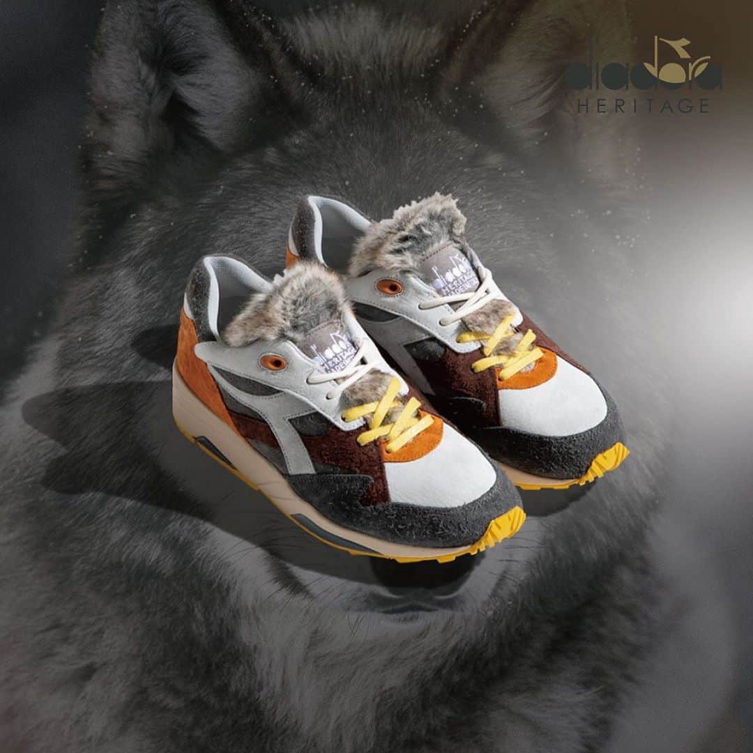 のインスタグラム：「. 【diadora NEW PRODUCT  INFORMATION】 . "eclipse lupo" . オオカミがモチーフのanimal packカプセルコレクションとしてイタリアのヴェローナ近くにある有名な動物園であるParco Natura Vivaとパートナーシップを開始します。 環境保護と動植物の保全について特に若者の間で認識を高め、啓発するためにdiadoraとParco Natura Vivaとの間で考案されたワークショップ「Laboratorio della Natura」(The Nature Workshop)を支援することを目的とし収益の一部で動物園をサポートします。 1990年代にテニスシューズとして開発されたeclipseのアッパーとランニングシューズ"aeon"OGスタイルのアウトソールをミックス。 ハンドメイドアパレルブランドLeonardo Colacicco 通称「LC23」とのコラボアイテム。 Made in Italy. . #diadora #diadoraheritage #eclipse #madeinitaly #makeitbright  #sneakers #ディアドラ #ディアドラヘリテージ #エクリプス #メイドインイタリー #スニーカー」