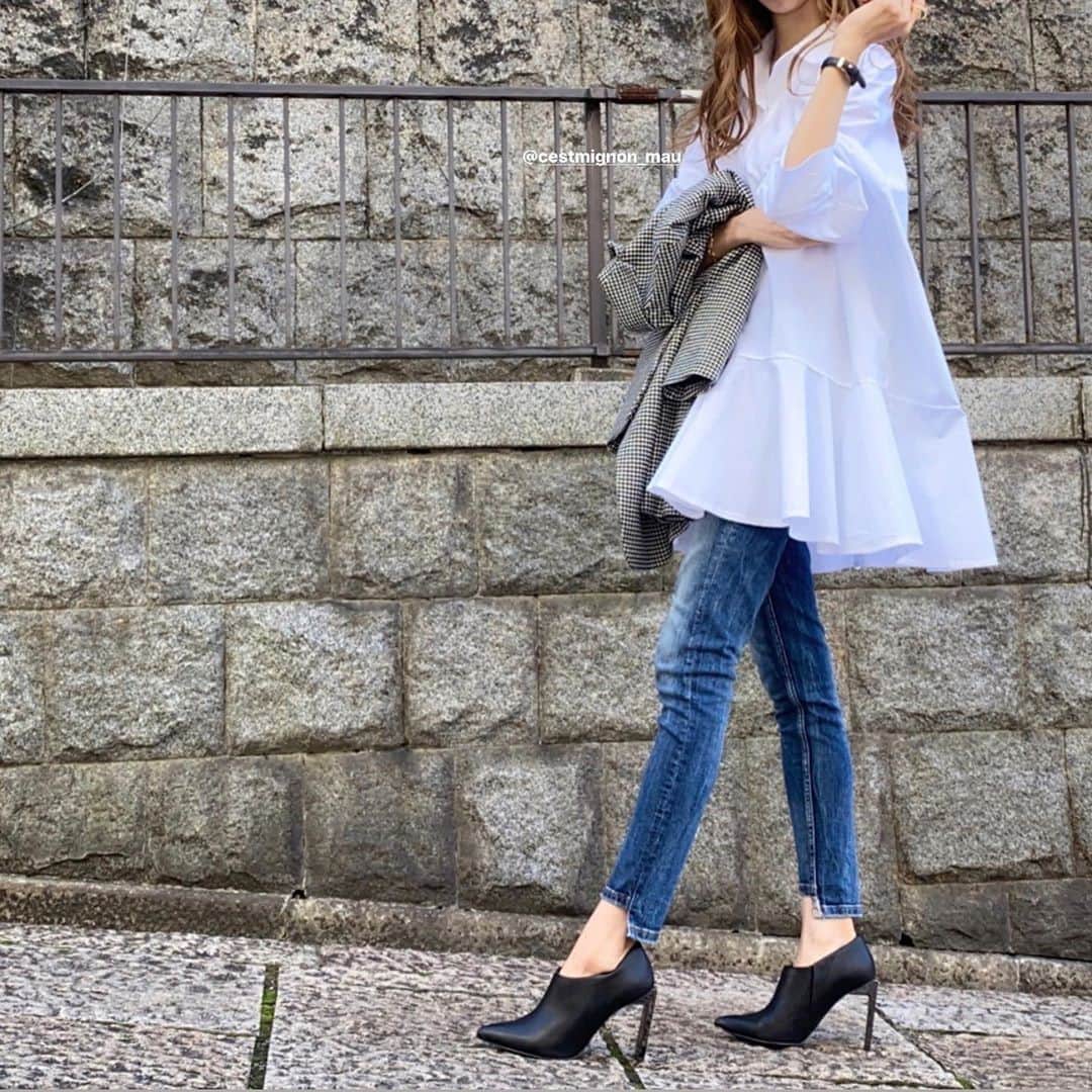 DHOLIC SNAPのインスタグラム：「@cestmignon_mauさんの#dholicsnap⁠ 　⁠ SHIRT：@dholic_official⁠ 　⁠ 【LADIES】⁠ #フレアシャツミニワンピース⁠ 全2色￥6,490(税込)⁠ 　⁠ みなさんもぜひ#dholicsnap をつけて⁠ コーディネートを投稿してください📸💕⁠ 　⁠ ※上記以外のご着用アイテムにつきましては品切れ商品、または、私物となります。⁠ 　⁠ #DHOLIC#dholicism#fashion#ootd⁠ #プチプラコーデ#今日のコーデ#今日の服⁠ #シャツワンピース#フレアシャツ#トレンド⁠ #秋冬コーデ#きれいめカジュアル#シャツコーデ」