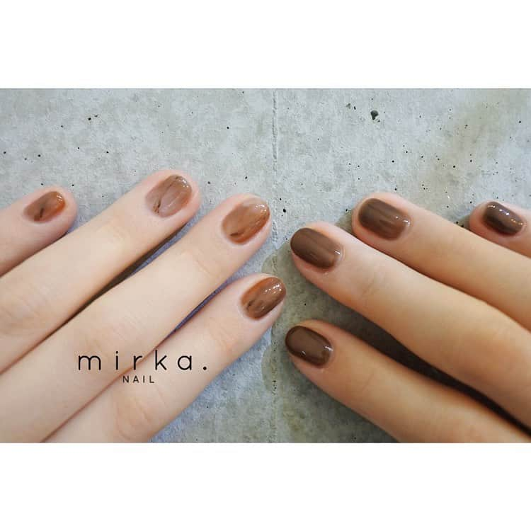 mirka. NAIL(ミルカネイル)さんのインスタグラム写真 - (mirka. NAIL(ミルカネイル)Instagram)「﻿ my nails⋄﻿ ﻿ ﻿ こだわりミックスカラーのブラウン！﻿ オススメです✳︎﻿ ﻿ ﻿ -----------------------------------------﻿ ﻿ ご予約、お問い合わせは﻿ LINE ID→@mirka.nail(@含む)まで。﻿ 直近の空き状況やご予約方法、そのほか詳細はLINEタイムラインをご覧ください。﻿ ﻿ オーダーネイルチップのご注文もお気軽にお問い合わせ下さい。﻿ ﻿ ﻿ 感染予防対策をしっかり行ったうえでお客様をお迎えしております。﻿ ﻿ 〈感染予防の取り組み〉と〈お客様へのお願い〉を﻿ ハイライトにてまとめておりますので、ご確認くださいませ◡̈﻿ ﻿ ﻿ ﻿ #mirkanail#nails#nail#nailart#naildesign﻿ #ショートネイル#ネイルアート#ネイルデザイン#ネイル#大人ネイル#シンプルネイル#オフィスネイル#ニュアンスネイル#秋ネイル﻿」10月21日 12時07分 - mirka.nail