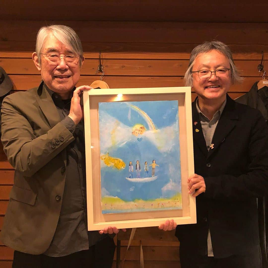 松本隆さんのインスタグラム写真 - (松本隆Instagram)「寺門孝之が描いたはっぴいえんどの絵です。この日、いただいたのですが、風街ヘブンに展示するので、今はお返ししてます。雲のうえで飛び立とうとしてる大滝さんが可愛いです。」10月21日 12時16分 - takashi_matsumoto_official