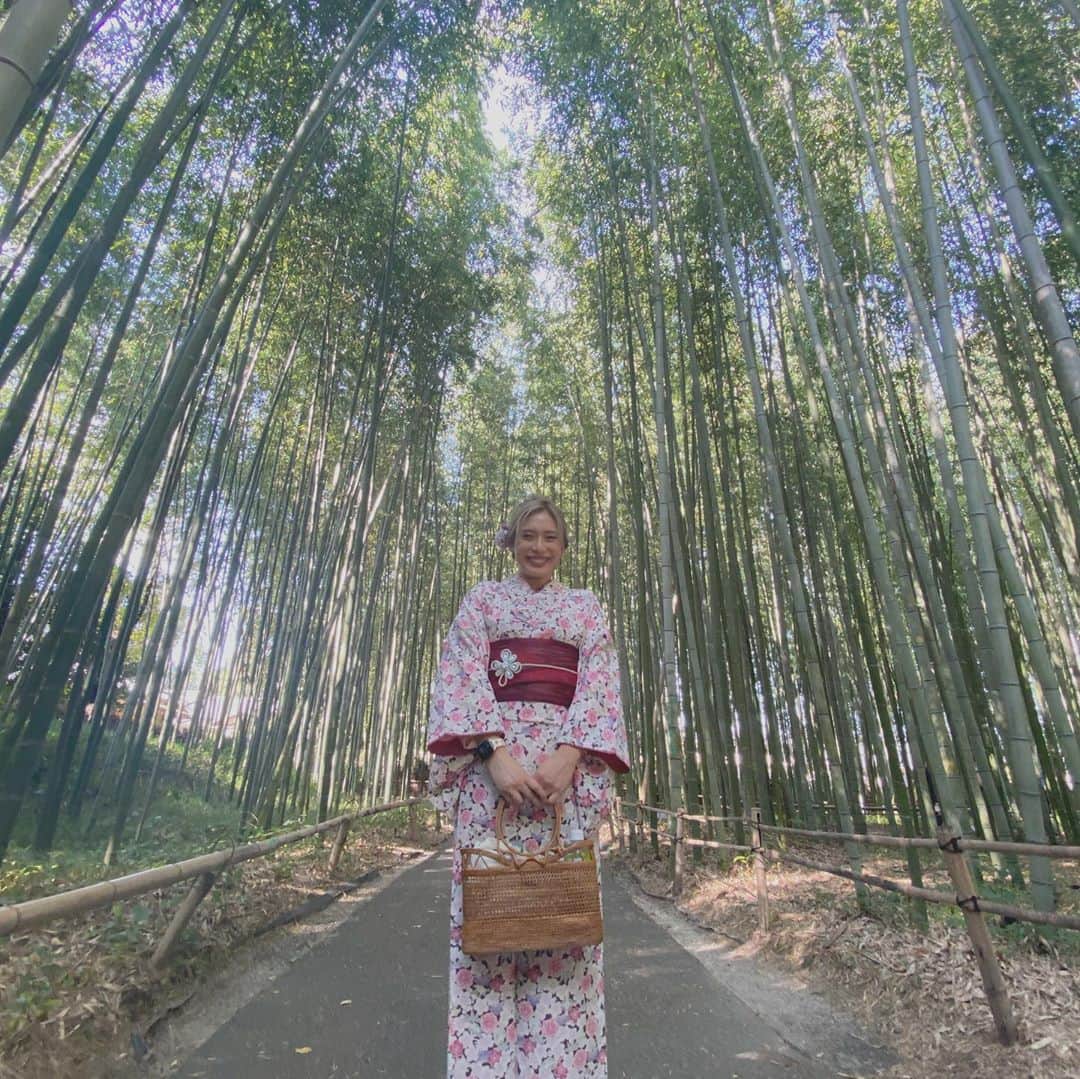 acaneのインスタグラム：「・ 竹取物語🎋🎋🎋  #は？ #個人的に4枚目が一番すき #京都 #京都旅行 #嵐山 #最高 #竹林」