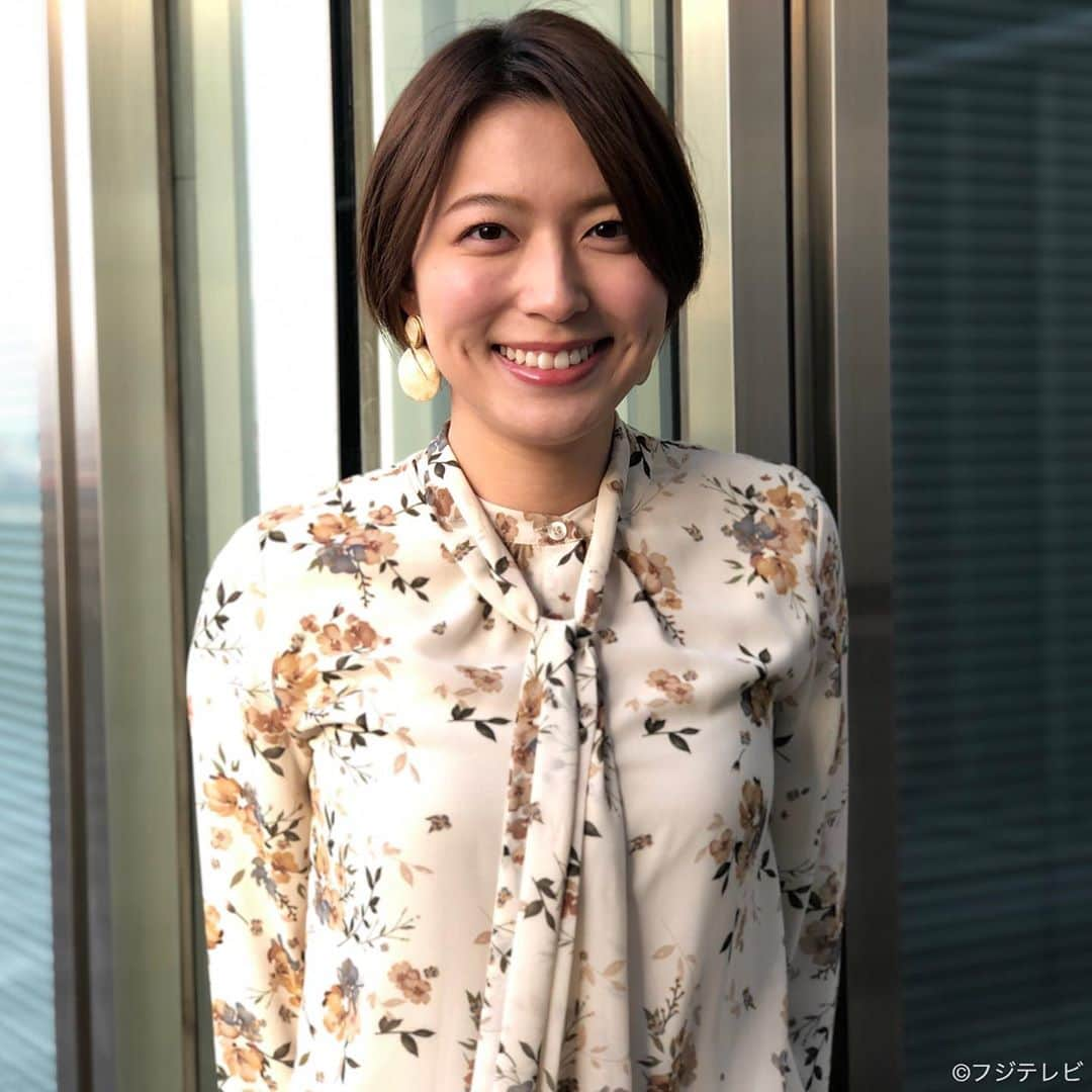 フジテレビ「めざましテレビ」さんのインスタグラム写真 - (フジテレビ「めざましテレビ」Instagram)「10月20日（火） ・ ファッション雑誌CanCamとコラボした お天気コーナー「きょう何着て行く？」 阿部華也子の毎日のコーデを紹介♪ ・ 【きょうのコーデ】 ジャケット→#サロンアダムエロペ　2万5000円 ブラウス→#MEWSREFINEDCLOTHES 4900円 パンツ→#バナナリパブリック 1万1272円 靴→#ダイアナ 1万5000円 ピアス→#Lycka 1200円 ・ 【コーデのポイント】 ヴィンテージ風の花柄ブラウスは胸元のボウタイが 顔まわりを華やかに💐 同系色のジャケットで大人を漂わせデニムでラフにまとめると きれいめカジュアルスタイルの完成です🙆🏻‍♀️✨ ・ #めざましテレビ #きょう何着て行く？ #阿部華也子 #今日のコーデ#コーデ #CanCam #今日のファッション#ootd #きょう何着て行く？は月〜金朝6時22分ごろ放送！」10月21日 12時28分 - mezamashi.tv