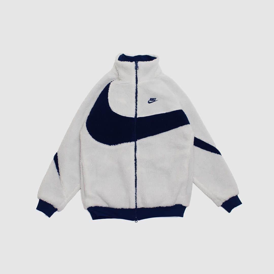 A+Sのインスタグラム：「2020. 10. 23 (fri) in WEB STORE  ■NIKE NSW VM SWSH FULL ZIP JKT COLOR : SAIL×NAVY SIZE : SMALL - 3X LARGE PRICE : ¥12,000 (+TAX) ※実店舗では2020年10月30日(金)より発売となります。  寒い日も存在感のあるスタイル。 ナイキ スポーツウェア ジャケットは、大きなロゴで個性をアピールするリバーシブルデザイン。外出のたびにイメージチェンジを楽しめます。フレンチテリー素材とタフタ素材が寒い日も暖かい着心地を保ちます。  A style that has a strong presence even on cold days. The Nike Sportswear Jacket has a reversible design with a large logo that emphasizes your personality. You can enjoy a makeover every time you go out. French terry and taffeta materials keep you warm and comfortable even on cold days.  #a_and_s #NIKE #NIKEBIGSHOOSH #NIKENSWVMSWSHFULLZIPJKT」