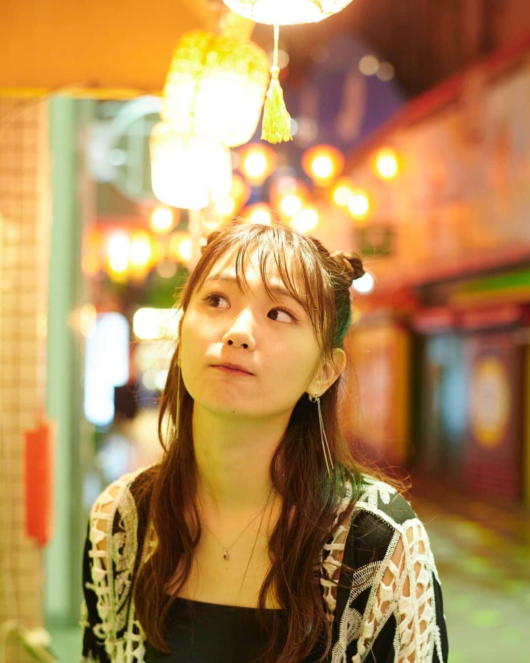長谷川かすみのインスタグラム：「天気良くて気持ちいいね〜☀️  昨日、やっと乃木坂のみなみんの写真集を買ったんだけど、最後の文章も含めみなみんらしくて、とても愛らしかったです。結構年下だけど、本当に尊敬できるし、みんなから愛されるのが分かる。素敵な子です。ご一緒出来たこと、本当に幸せや。 久しぶりに会いたいなぁ〜  ほんじゃっ、今日も元気にいってくる。  photo by @hideaki.ichikawa25  hair&make @hitomi.enta_makeup  最高のメンバーです💁‍♀️  #梅澤美波写真集最高」