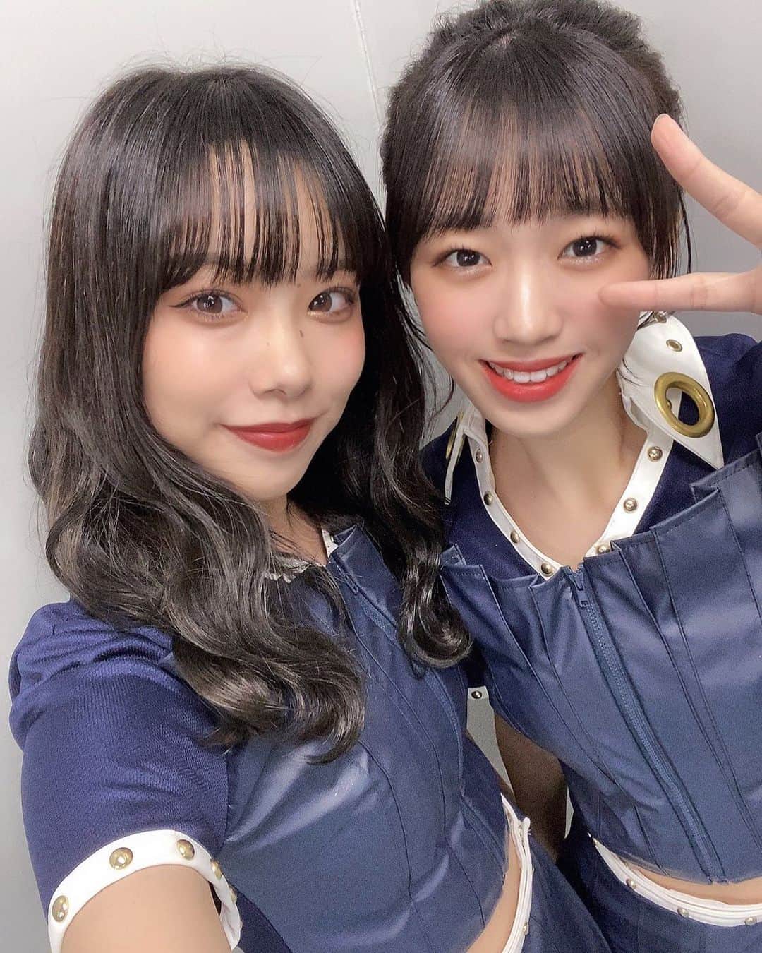 SAKURAのインスタグラム：「こんにちは🌸﻿ ﻿ ﻿ ﻿ 今日も良いお天気ですね〜！✨✨﻿ この時期、何着るかすごく悩んじゃう💭﻿ 昨日は日中お外にいて暑くてびっくりしました😂﻿ 今日も暑いくらいなのかな〜？？﻿ 寒暖差で体調崩されないようにして下さいね😣﻿ ﻿ ﻿ ﻿ ﻿ 今日も、18:00~ play ball⚾️﻿ 昨日は同点で惜しい試合だったので、﻿ 今日は絶対勝利！絶対勝つぞ〜！！！🐮🔥﻿ ご声援よろしくお願いしますっ🎶﻿ ﻿ ﻿ ﻿ 📸:🐶🌸﻿ ﻿ ﻿ #bs2020 #buffaloes #baseball #プロ野球  #orixbuffaloes #オリックスバファローズ  #野球好き #オリ姫 #instagood #follow #followｍe #selfie  #sakura_365 #bsgirls #🐶 #🌸」