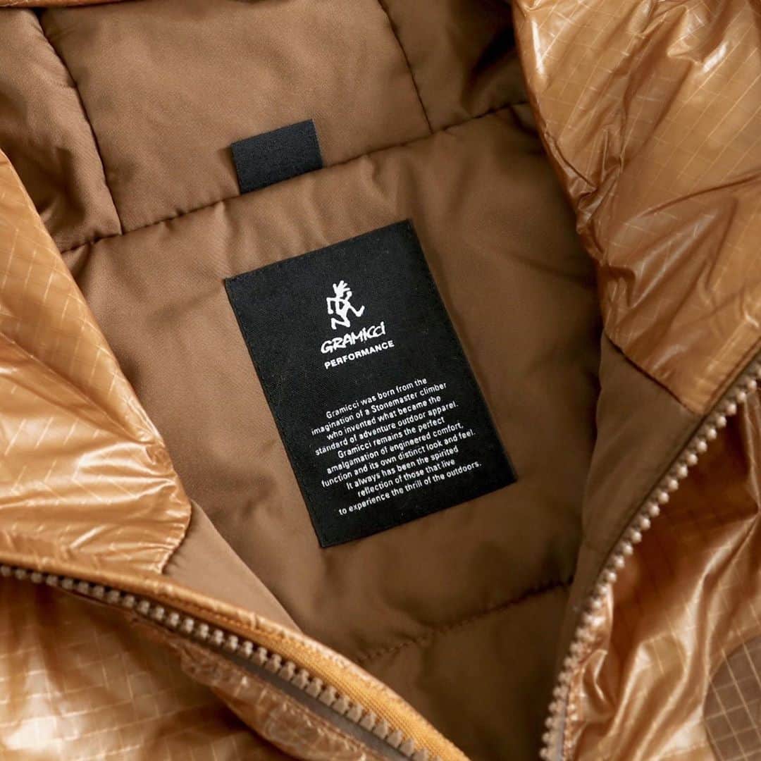 のインスタグラム：「_ GRAMiCCi PERFORMANCE LINE  -グラミチ パフォーマンスライン- "CORDURA RIP FOODY JACKET" ¥41,800- _ 〈online store / @digital_mountain〉 https://www.digital-mountain.net/shopdetail/000000012525/ _ 【オンラインストア#DigitalMountain へのご注文】 *24時間受付 *15時までのご注文で即日発送 * 1万円以上ご購入で送料無料 tel：084-973-8204 _ We can send your order overseas. Accepted payment method is by PayPal or credit card only. (AMEX is not accepted)  Ordering procedure details can be found here. >>http://www.digital-mountain.net/html/page56.html  _ #GRAMiCCiPERFORMANCELINE  #GRAMiCCi PERFORMANCE LINE  #グラミチパフォーマンスライン #グラミチ パフォーマンスライン _ 本店：#WonderMountain  blog>> http://wm.digital-mountain.info _ 〒720-0044  広島県福山市笠岡町4-18  JR 「#福山駅」より徒歩10分 #ワンダーマウンテン #japan #hiroshima #福山 #福山市 #尾道 #倉敷 #鞆の浦 近く _ 系列店：@hacbywondermountain _」
