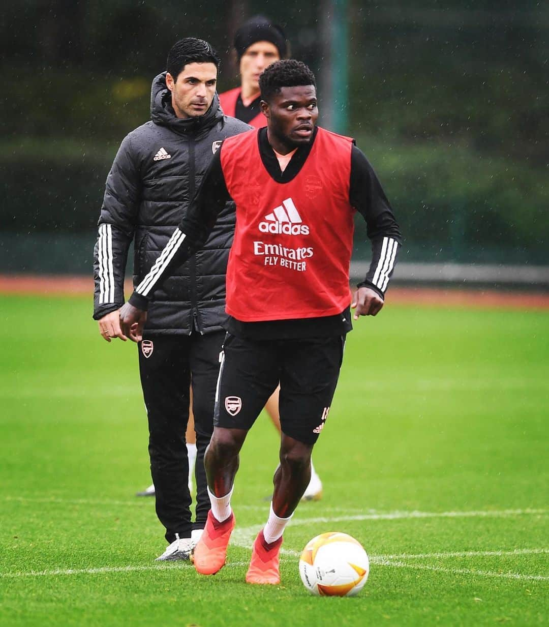 アーセナルFCさんのインスタグラム写真 - (アーセナルFCInstagram)「Full focus 👀   🔜 #UEL  #training #Arsenal #Partey #AFC #Arteta #COYG」10月21日 22時12分 - arsenal