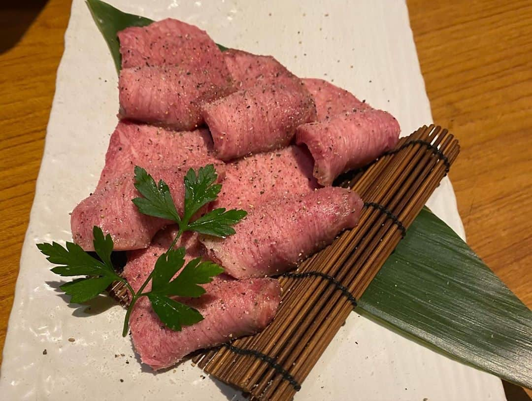 佳苗るかさんのインスタグラム写真 - (佳苗るかInstagram)「あいちんと焼肉『じゃんか』さんにいってきました😊💗とっても美味しかったです❤️  #焼肉 #わさび #夕飯 #肉 #ディナー」10月21日 22時21分 - ruka_kanae