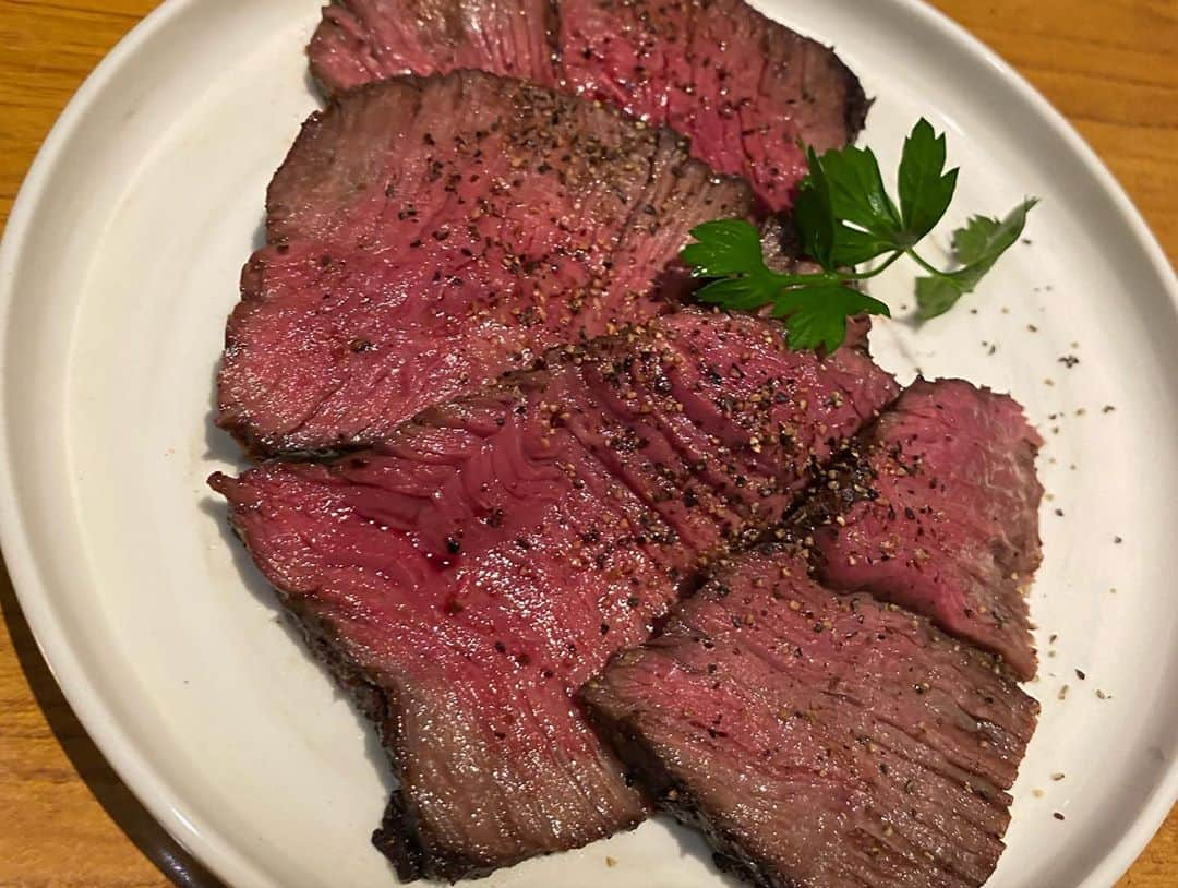 佳苗るかさんのインスタグラム写真 - (佳苗るかInstagram)「あいちんと焼肉『じゃんか』さんにいってきました😊💗とっても美味しかったです❤️  #焼肉 #わさび #夕飯 #肉 #ディナー」10月21日 22時21分 - ruka_kanae