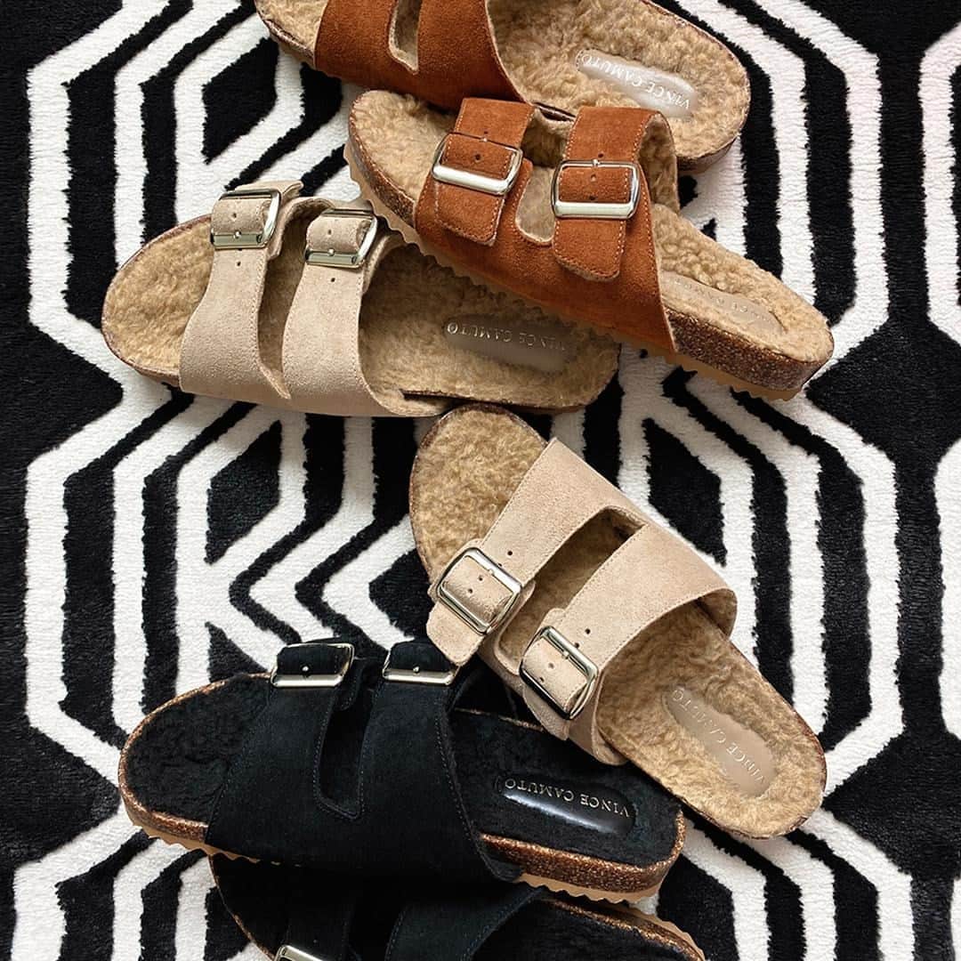 のインスタグラム：「Doorbuster Alert! Slip into comfort with our Mannissa Sandal, now on sale for just $59.99 at vincecamuto.com. #vincecamuto #cozycollection」