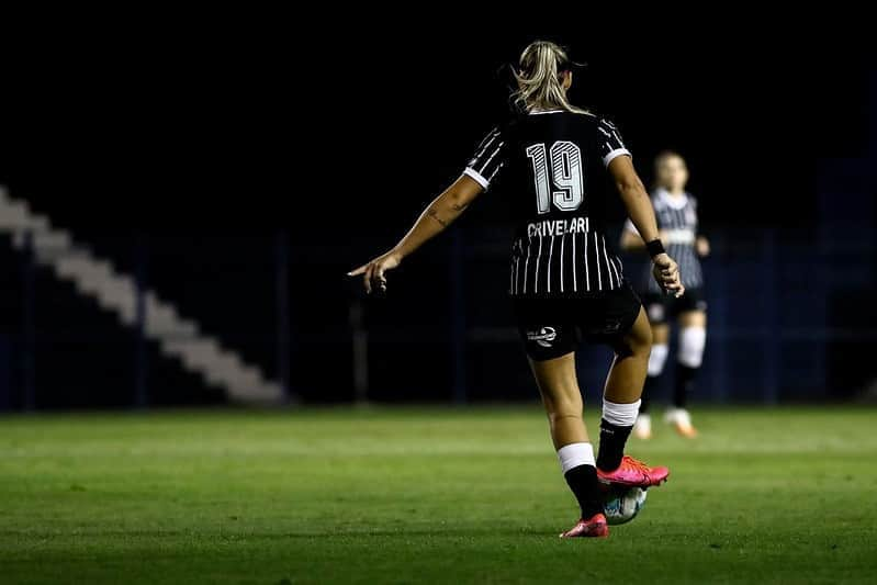 コリンチャンスさんのインスタグラム写真 - (コリンチャンスInstagram)「Após goleada na estreia do Paulistão Feminino, hoje é dia de #ClássicoAlvinegro pelo Estadual, Fiel! O @corinthiansfutebolfeminino enfrenta o Santos neste fim de tarde, às 18h, no Parque São Jorge. Pra cima, meninas!⠀ ⠀ 📷 Rodrigo Gazzanel/Ag. Corinthians⠀ ⠀ #RespeitaAsMinas⠀ #VaiCorinthians」10月21日 23時00分 - corinthians