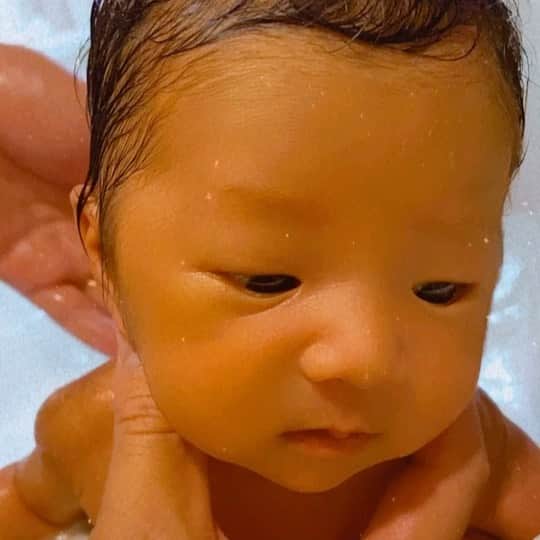 未来弥のインスタグラム：「🛁  #bathtime  #babygirl」
