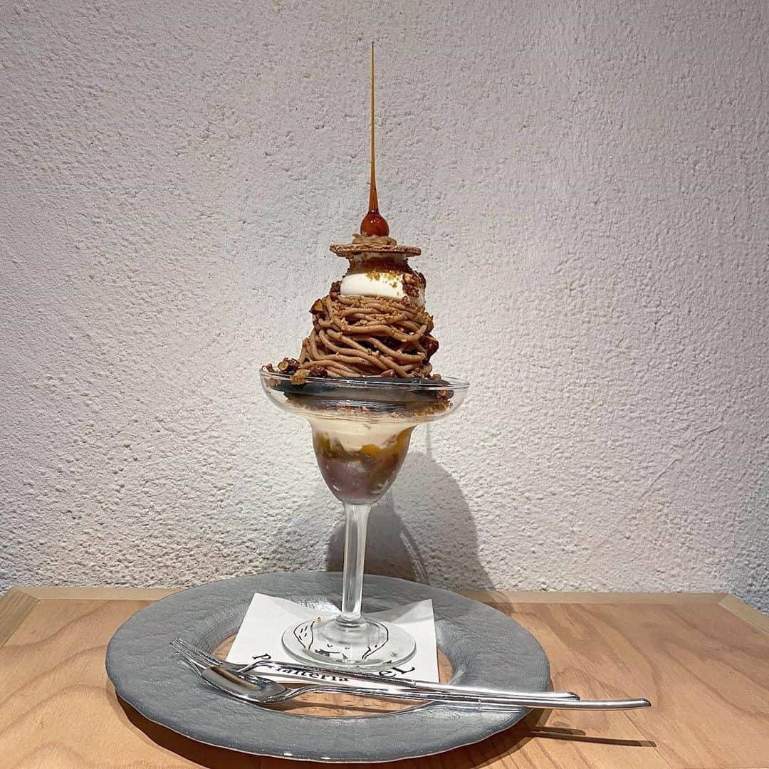 山内遥さんのインスタグラム写真 - (山内遥Instagram)「.  パフェなんて久しぶり🤭🍨 ほんの少しだけアルコール入ってる🍸 . #夜パフェ専門店パフェテリアベル」10月21日 23時06分 - haruka__yamauchi