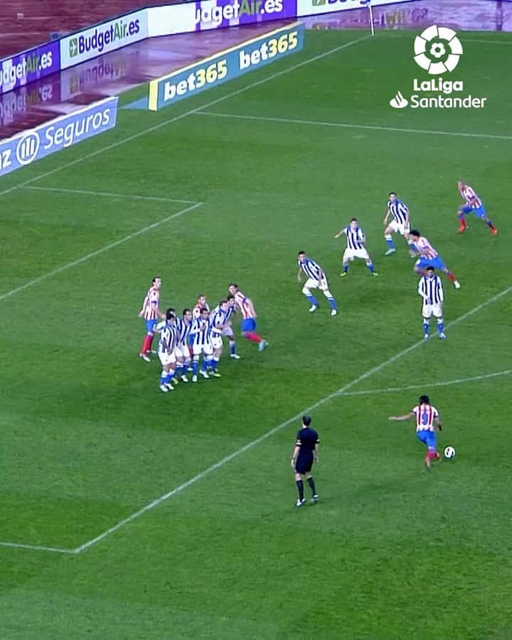 のインスタグラム：「🐯🇨🇴 @falcao was not only lethal from inside the area...  🐯🇨🇴 #Falcao no solo era letal dentro del área...  #LaLiga #LaLigaSantander #Atleti #Football #Goals」