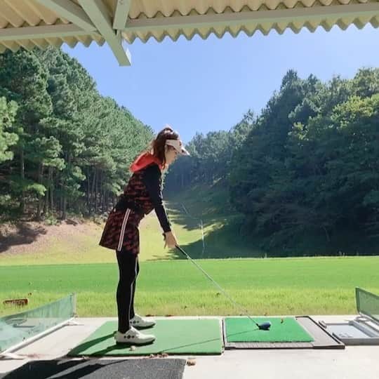 坂之下侑子のインスタグラム：「🏌️‍♀️⛳️ . . #朝の練習 #風景 #7w #ゴルフスイング #ゴルフ #プロゴルファー #女子プロゴルファー #gn #💗💗💗」