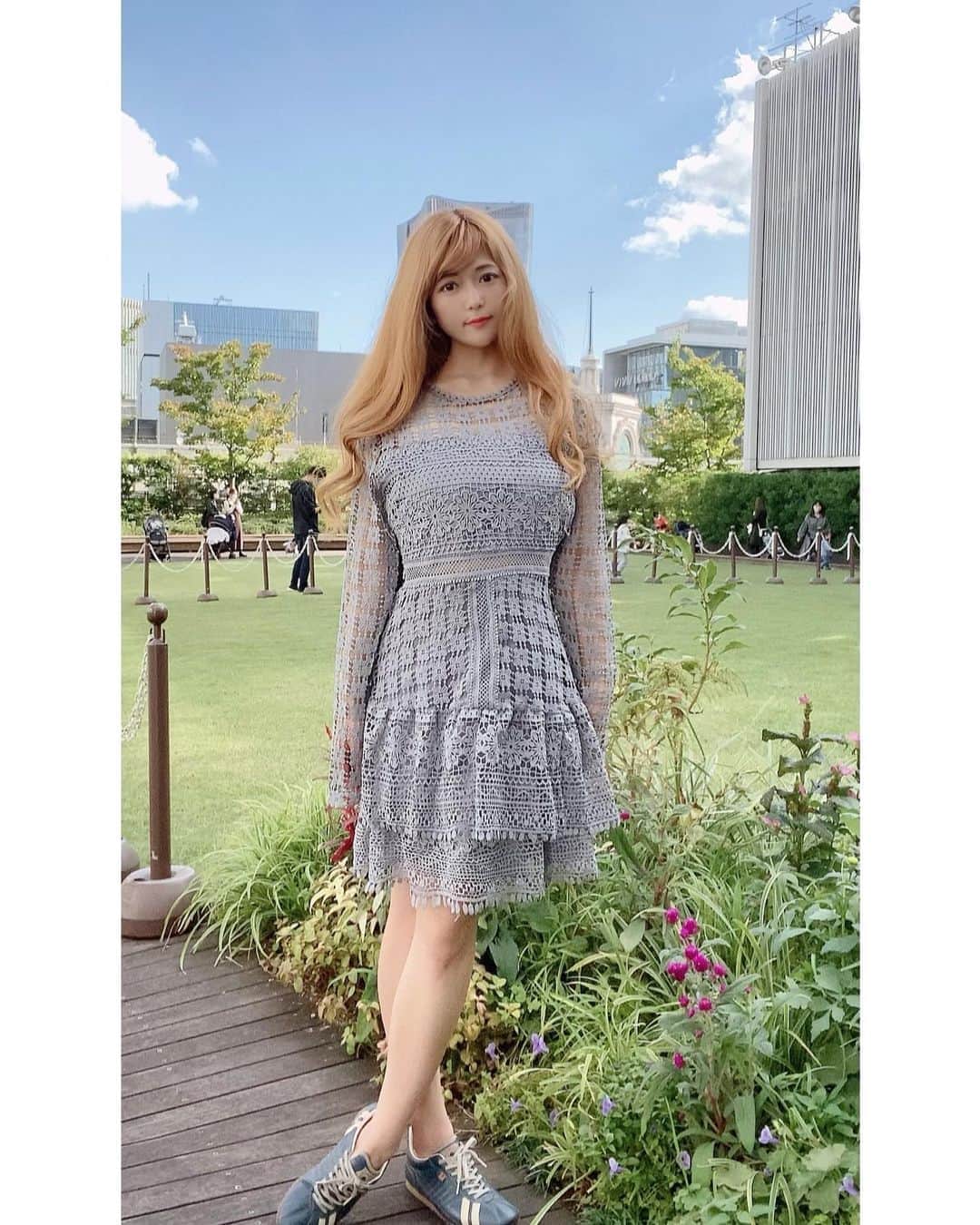 のインスタグラム：「銀座三越の屋上🐝子供たちが走り回ってたよ👶 #ワンピース #ワンピ #カフェ巡り #カフェ #カフェ好きな人と繋がりたい #銀座カフェ #三越 #三越カフェ #ビジョビ #美女図鑑 #美女ポスト #美女オンライン#dholic」