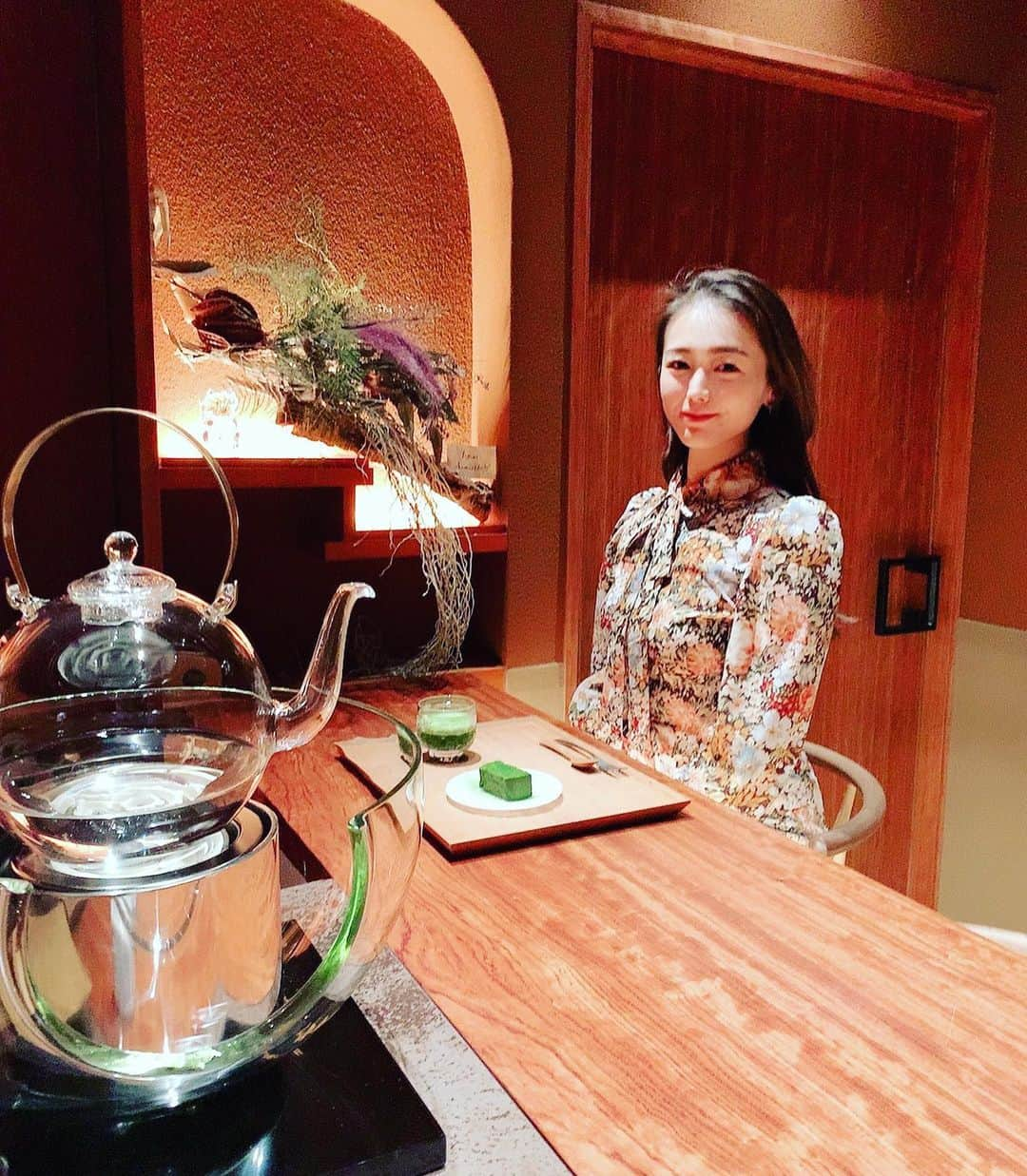 市原佑梨さんのインスタグラム写真 - (市原佑梨Instagram)「matcha🍵💓お抹茶カフェ スウィーツもとってもおいしくてほっこり😊🌈 茶室は予約のみ入れるよ😁茶室限定メニューもありました🥰🙌✨#matcha #matchalover #matchasweets #matcharepublic #matchacafe #matchagreentea #ippukuandmatcha#nihonbashi#日本橋カフェ#日本橋カフェ巡り#日本橋カフェログ#抹茶#お抹茶#抹茶カフェ#抹茶スイーツ#抹茶好き#茶室カフェ#fashiongram #fashionstyle #ootd#blouse#ブラウス#zara#ザラ#ザラジョ#ザラブラウス#ザラコーデ」10月21日 23時23分 - yuri_ichihara