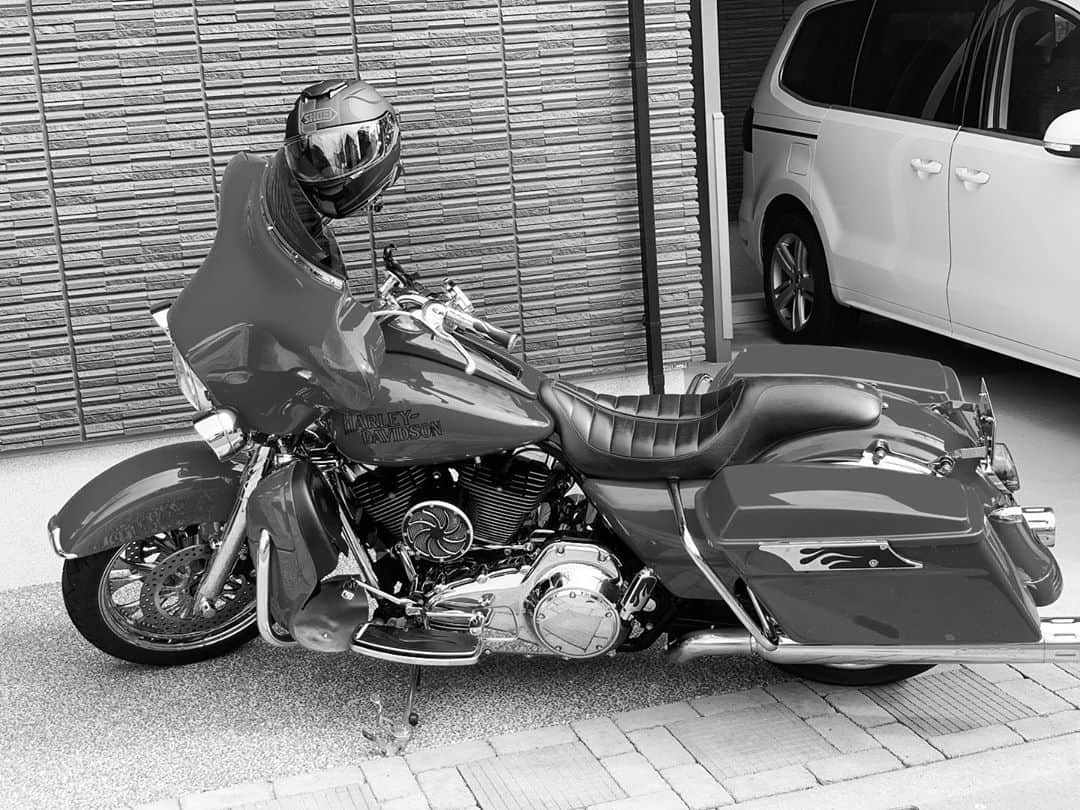 赤星拓さんのインスタグラム写真 - (赤星拓Instagram)「納車✨  #harleydavidson  #flhtcu  #shoei  #gtair2  #モーターサイクルディヴィジョン #ベストアメニティ」10月21日 14時26分 - akahoshi.taku_1