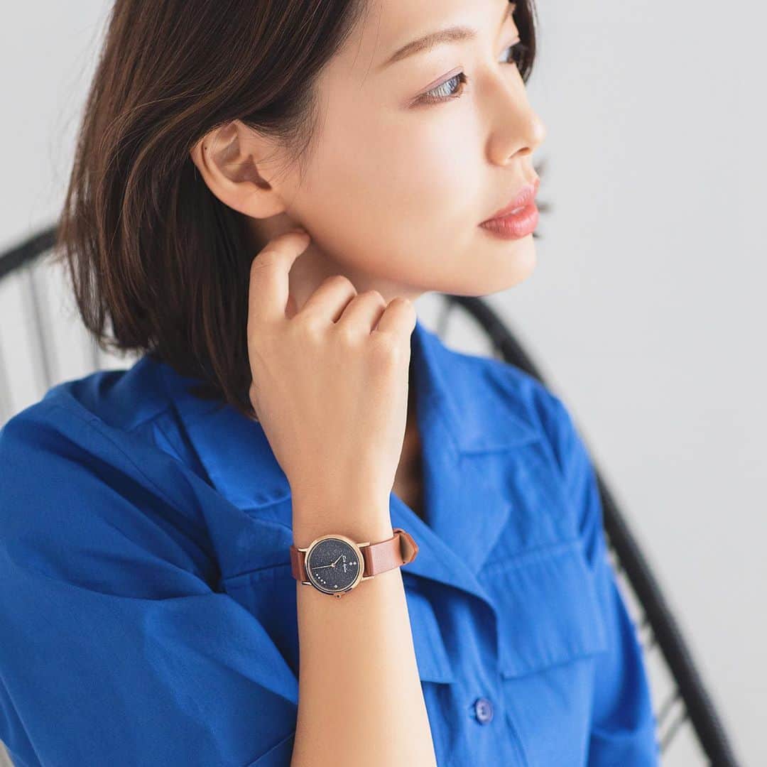 rt8のインスタグラム：「.  @liakulea_japan さまの腕時計はハワイの星空をイメージして作られたブランドだそうです。付けてるだけで幸福が舞い降りてきそうな素敵な時計です。 . ご購入に使える10%offクーポンコードを頂きましたので良かったらお使いくださいね。 ▷ rt8mojf (1年間有効) . model : Mariko .  #リアクレア #時計 #腕時計 #ハワイ #関西モデル #ヘアメイク #撮影依頼募集中 #モデル #撮影 #ポートレート #カメラ #写真撮ってる人と繋がりたい #写真好きな人と繋がりたい #モデル募集 #ポートレート部 #東京カメラ部 #ポートレート女子 #被写体 #ポトレ #京都 #ファインダー越しの私の世界 #作品撮り #関西写真部 #モデルさんと繋がりたい #ポートレートしま専科」