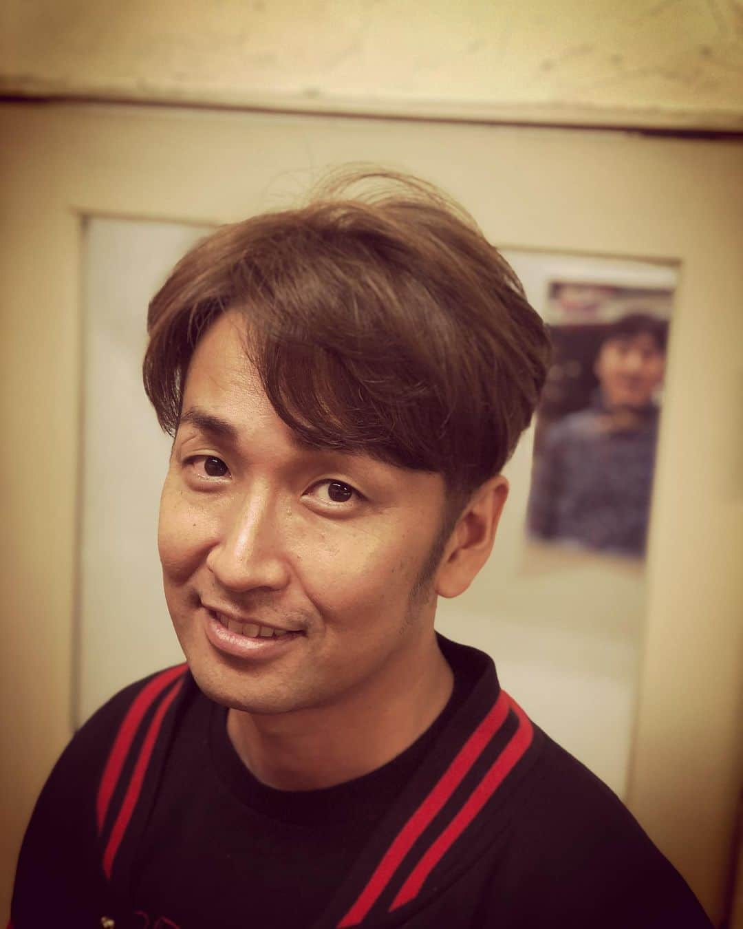 杉本知香さんのインスタグラム写真 - (杉本知香Instagram)「まちゃあきくんスッキリ✂️✨ 前回初めてカットしてのリピーターはめちゃくちゃ嬉しいです❣️ ファンの人たちにも喜んでもらえて何よりです😊  メガネ無しだと雰囲気全然違う（笑） アレンジ次第で別人になる楽チンヘア（笑）😆😆😆  #中目黒美容室 #エグスプロージョンまちゃあき  #エグスプロージョン #ダンサー #本能寺の変 #吉本坂46 #吉本坂46red」10月21日 14時33分 - sugimotoc