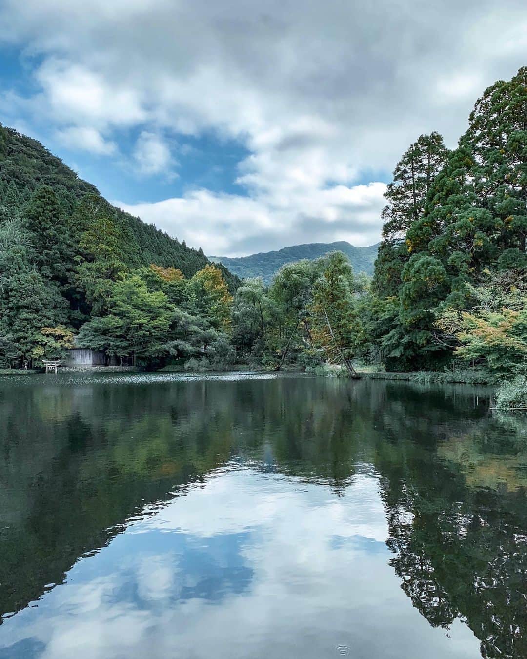 松林裕香さんのインスタグラム写真 - (松林裕香Instagram)「金鱗湖、美しかった。 . #金鱗湖#由布院#湯布院#大分#九州」10月21日 14時29分 - yukapiano_