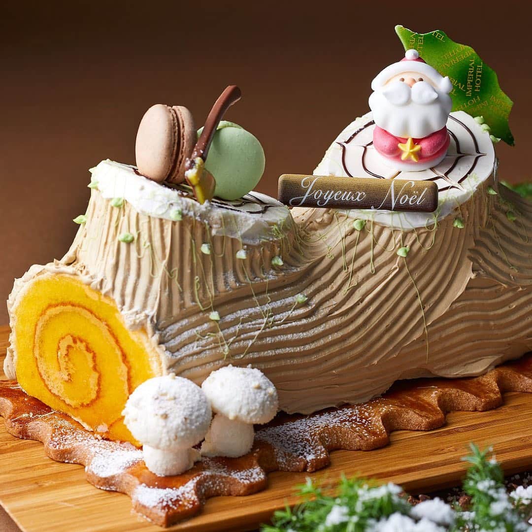 Imperialhotel_jp_帝国ホテル 公式さんのインスタグラム写真 - (Imperialhotel_jp_帝国ホテル 公式Instagram)「～10月20日より予約開始！インペリアルクリスマス2020～ 帝国ホテル 東京がお届けする2020年のクリスマスケーキは、定番の苺のデコレーションケーキをはじめ、昨年ご好評いただいた杉本東京料理長監修のトリュフを使用したケーキを、今年は「ブッシュ ド ノエル」に仕上げてご用意いたします。また、2～3名様用のケーキ「Noël　Rouge(ノエル ルージュ)」は、冬の時期に館内を彩るバラのロビー装花をイメージした可愛らしいデザインです。大切な方とのクリスマスの思い出にいかがですか？  #imperialhoteljp #imperialhotel #imperialhoteltokyo #japan #tokyo #hibiya #ginza #christmas #christmascake #buchedenoel #gargantua  #帝国ホテル #帝国ホテル東京 #東京 #日比谷 #銀座 #クリスマス #クリスマスケーキ #ブッシュドノエル #ガルガンチュワ #帝國飯店 #帝國飯店東京 #日本 #임페리얼호텔 #임페리얼호텔도쿄 #일본 #도쿄  #imperialhoteljp #imperialhotel #imperialhoteltokyo #japan #tokyo #hibiya #ginza #christmas #christmascake #buchedenoel #gargantua  #帝国ホテル #帝国ホテル東京 #東京 #日比谷 #銀座 #クリスマス #クリスマスケーキ #ブッシュドノエル #ガルガンチュワ #帝國飯店 #帝國飯店東京 #日本 #임페리얼호텔 #임페리얼호텔도쿄 #일본 #도쿄」10月21日 15時11分 - imperialhotel_jp_official