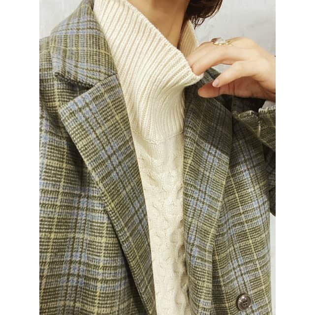 のインスタグラム：「. 寒かった日の。 仕事から帰る夜はもう寒いから首もあったかくしたくて 去年のニットベスト引っ張り出した👌🏻 . . @ungrid_official @ungrid_staffsnap @eri_koyama_ #153cmコーデ」