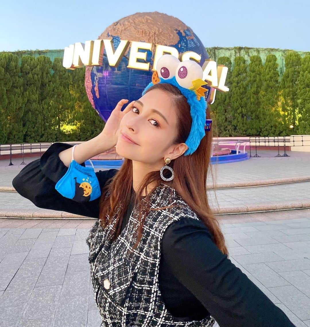 得あゆさんのインスタグラム写真 - (得あゆInstagram)「撮影ぶりのユニバ💙🍪 #usj#usjハロウィン ちょっと前に食べ歩きしに行ったので 載せますすすす💙(ひたすら食べた) ・ ・ ・ ・ ・ ・ ・ ・ #universalstudiosjapan#universalstudios#usjコーデ#ユニバ#ユニバーサルスタジオジャパン#クッキーモンスター#キャラクター#カチューシャ#ハロウィン#ハロウィンコスプレ#ハロウィン仮装#遊園地#遊び#撮影#インスタ映え#カメラ女子#食べ歩き#ウォーキング#お散歩#大阪#大阪グルメ#japanesegirl#cookiemonster#character#costume#halloweencostume#halloween#osaka」10月21日 15時29分 - tokuayu819