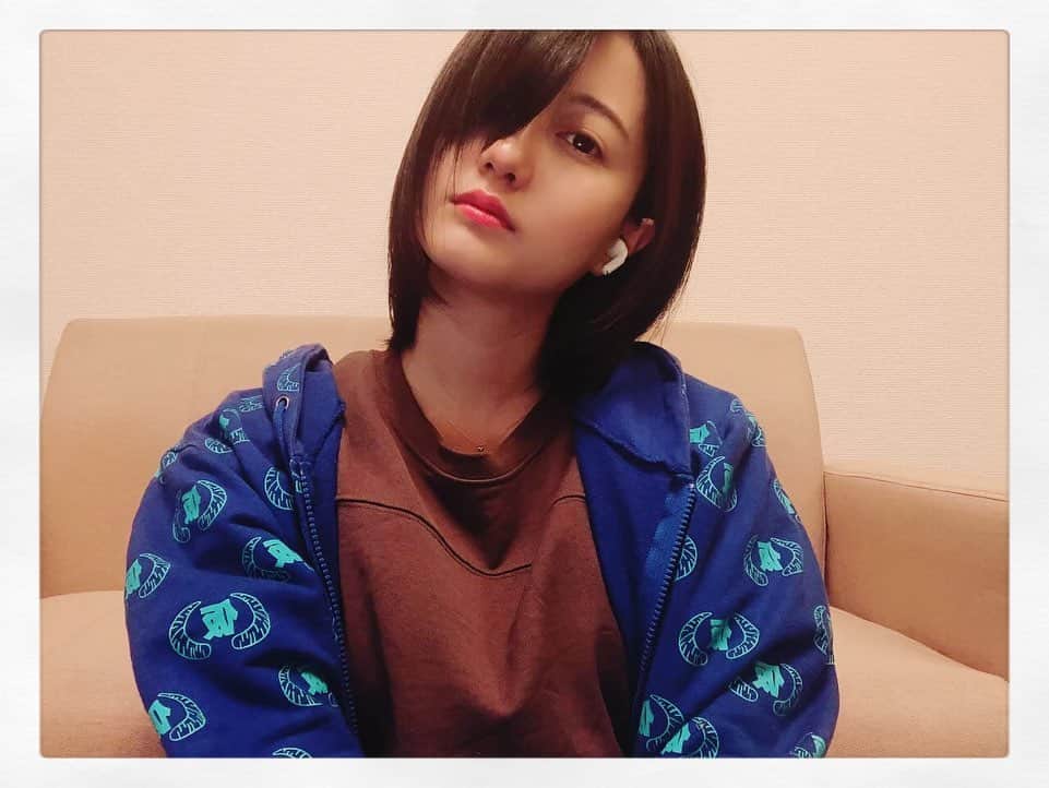 新井愛瞳さんのインスタグラム写真 - (新井愛瞳Instagram)「＊ ＊ ＊ こうみると前髪が長いのも やって良かったなって思う。 しばらくはいいかなー。」10月21日 15時39分 - arai_manami_official