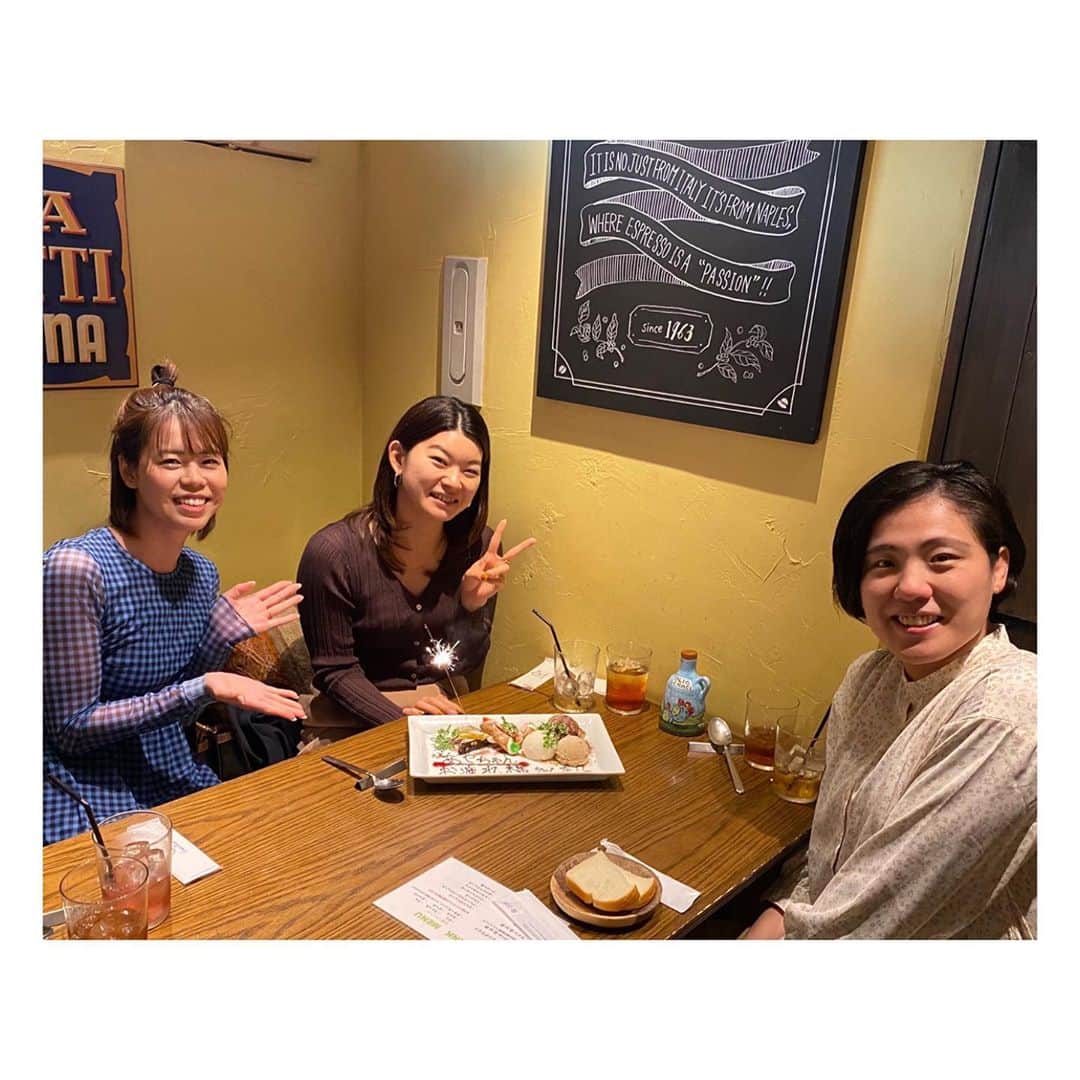 星奈津美のインスタグラム：「先日のランチ♡♡♡ 女子会という名のサプライズ"あやちゃんお疲れさま会"😆🙌 久しぶりに集まれたので、夢中になって話してたらあっという間に3時間。 2人の金メダリストは心の底から尊敬するところばかり、、。 いつも本当にありがとう🥰🥰 #1990年生まれ #女子アスリート #バドミントン #柔道 #競泳 #高橋礼華 ちゃん #田知本遥 ちゃん」