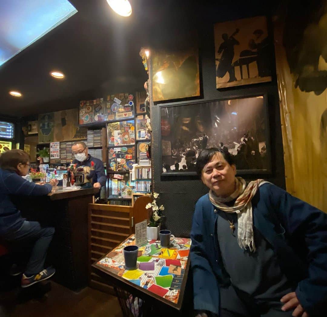 巻上公一さんのインスタグラム写真 - (巻上公一Instagram)「熱海の老舗ジャズ喫茶ゆしまに また来てしまう。」10月21日 16時26分 - koichimakigami
