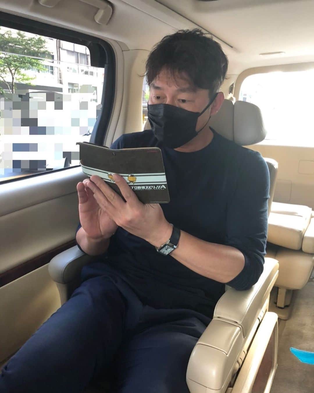 新井貴浩のインスタグラム：「「プロスピA」  プロスピA 練習中です！  ・ ・ #熱いぜプロスピ #プロスピA #プロ野球 #感謝 #新井貴浩」