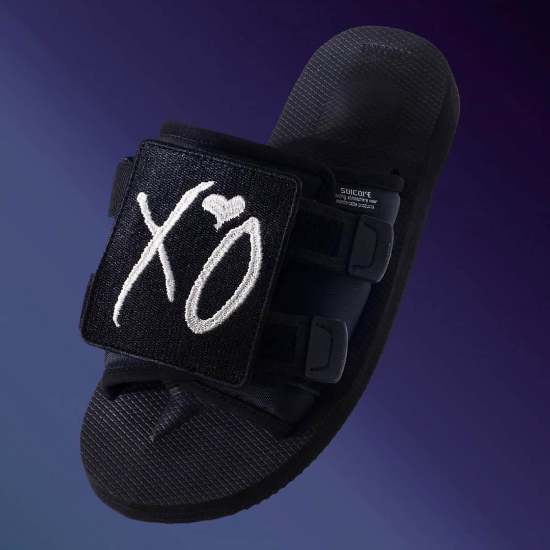 HYPEBEASTさんのインスタグラム写真 - (HYPEBEASTInstagram)「@hypebeastkicks: @theweeknd‘s XO and @suicoke_official have come together to put a twist on the Moto Sandal. Centered around the color black, the dual strap upper is outfitted with velcro pads accented by a XO logo patch, while Suicoke’s signature EVA antibacterial contoured footbed with a matching rubber outsole rounds out the look. It’s set to be available on The Weekend’s website and from Suicoke Canada starting October 22. ⁠⠀ Photo: Suicoke」10月21日 16時38分 - hypebeast
