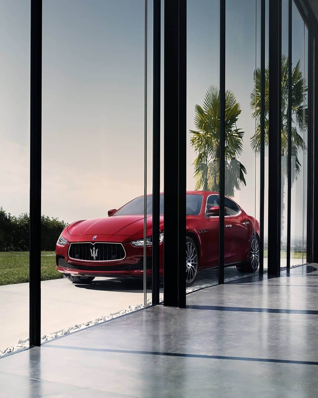 Maserati Japan | マセラティ ジャパンのインスタグラム：「その傑出した佇まい、ハイレベルなラグジュアリー性。 マセラティの大胆な哲学を、エレガントに体現するギブリ。 無機質で平凡な日常に、全てが異次元の心高鳴る体験と価値観を提案します。  ギブリの詳細はこちら https://www.maserati.com/jp/ja/models/ghibli  #Maserati #マセラティ  #MaseratiJapan #マセラティジャパン #Ghibli #ギブリ」