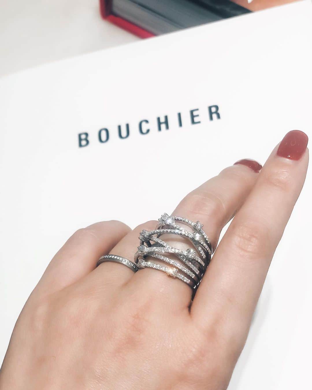 Ruby Kwanのインスタグラム：「Afternoon well spent with all these lovely sparkles. ✨ BOUCHIER  is a new fine jewelry brand designed by Melinda Zeman, a talented young female jewelry designer. Her design are contemporary and playful. You can also find some elegant and chic pieces too. 💎💎💎 Swipe to see some #nofilter shots. I’m amazed by these genuine natural bling. 💫 @bouchierofficial #bouchier #rougecloset #finejewelry」