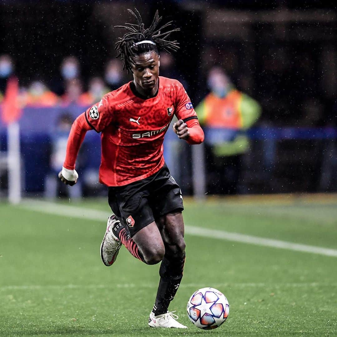 リーグ・アンさんのインスタグラム写真 - (リーグ・アンInstagram)「Auteur d’un bon match, le @staderennaisfc prend un point pour son 1er match de son histoire en @championsleague ! . Stade Rennais grab a point in their first ever Champions League game ! . @staderennaisfc 🆚 @fckrasnodar (1-1) . #StadeRennais #SRFC #UCL #SRFCKRA」10月21日 17時19分 - ligue1ubereats