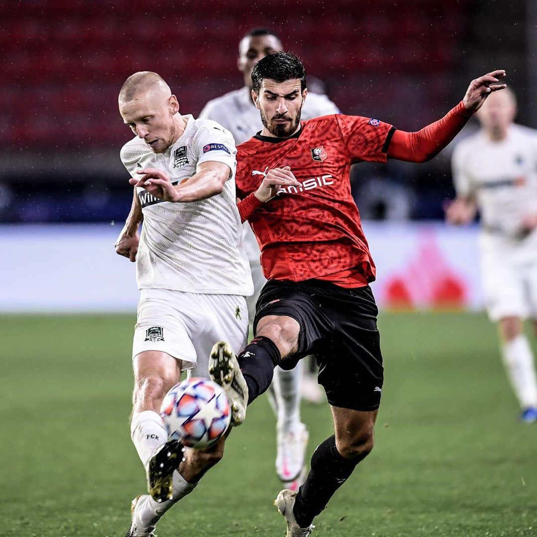 リーグ・アンさんのインスタグラム写真 - (リーグ・アンInstagram)「Auteur d’un bon match, le @staderennaisfc prend un point pour son 1er match de son histoire en @championsleague ! . Stade Rennais grab a point in their first ever Champions League game ! . @staderennaisfc 🆚 @fckrasnodar (1-1) . #StadeRennais #SRFC #UCL #SRFCKRA」10月21日 17時19分 - ligue1ubereats