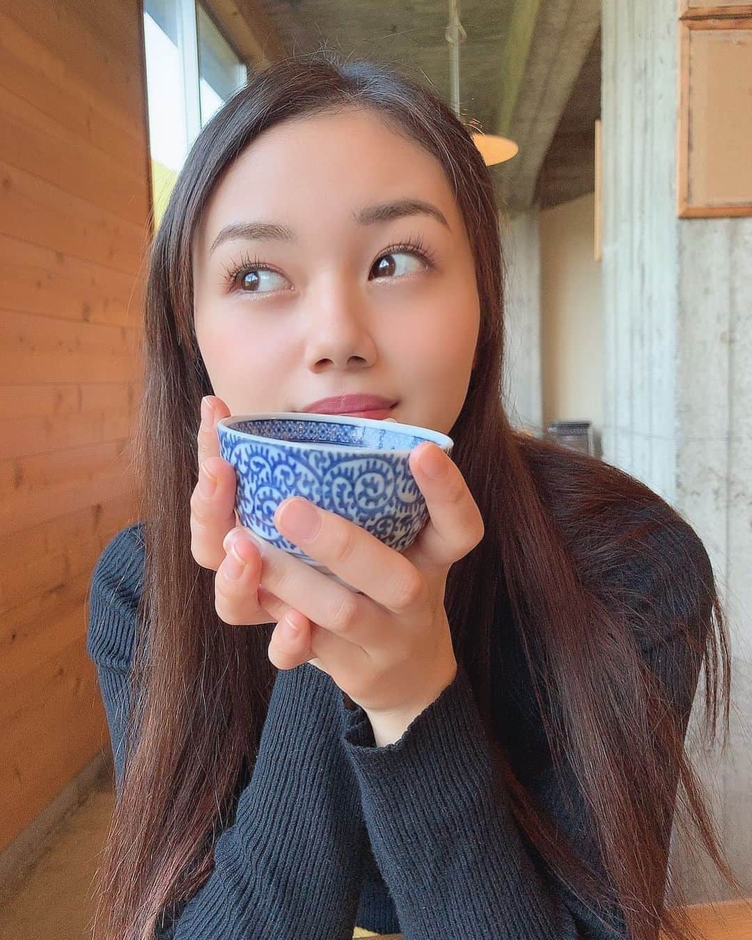 長野じゅりあのインスタグラム：「・ ・ お茶うまい😋」
