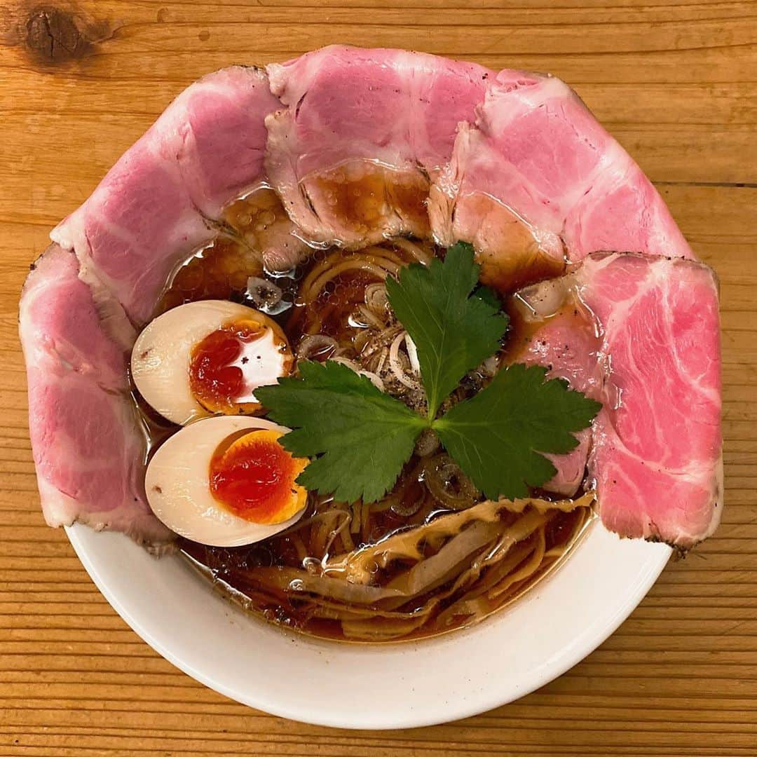 山岸久朗さんのインスタグラム写真 - (山岸久朗Instagram)「✔︎ 相手に求めなければ、 恋愛は楽しい。  #って秋吉久美子が言うてました #小川が言うてるシリーズ  #じゃなくて #秋吉久美子が言うてるシリーズ #新シリーズ #田中の中華そば  #中華そば #麺スタグラム」10月21日 17時25分 - yamaben