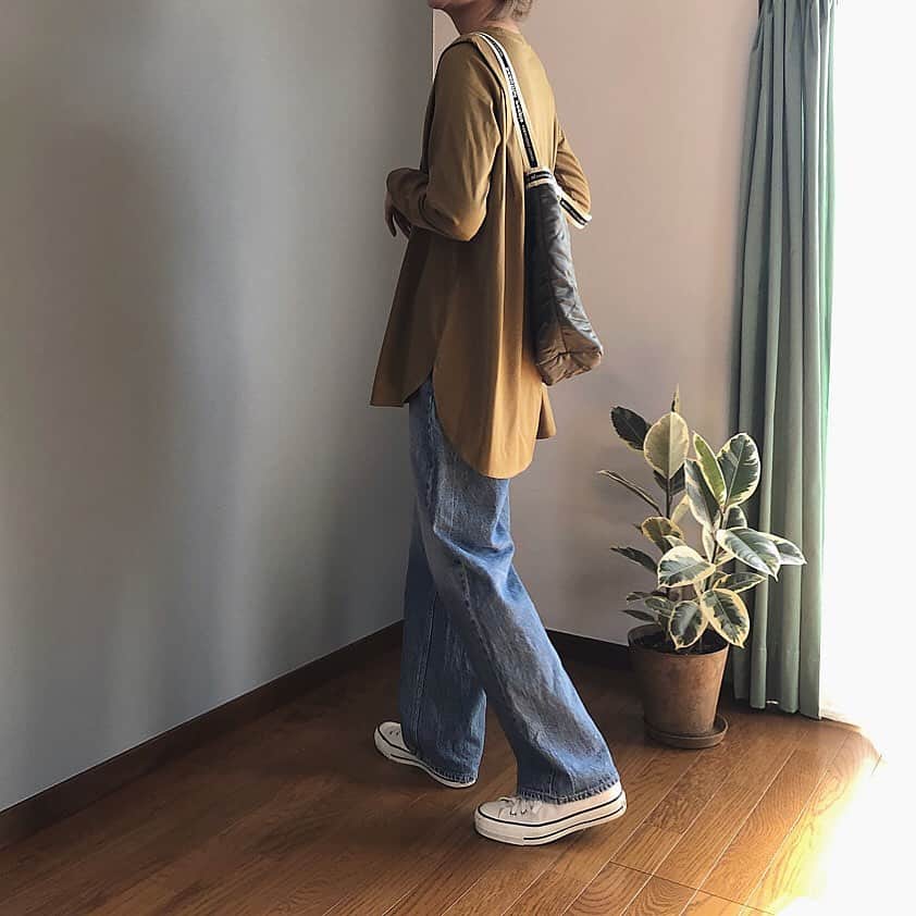 ak_m1120さんのインスタグラム写真 - (ak_m1120Instagram)「@asknowaspinky のロンT着回し☺︎ . . . 肩に入ったタックがポイントのこなれカットソー♡ マスタードカラーが秋っぽい🍁 . . . . tops.denim#asknowaspinky @asknowaspinky  . . . . . #fashion #code #converse #pr #ママコーデ #デニムコーデ #コンバース #ユニクロ #スキニーデニム #マスタード #着回し #ローファー #アズノウアズピンキー #wear更新」10月21日 17時32分 - ak_m1120