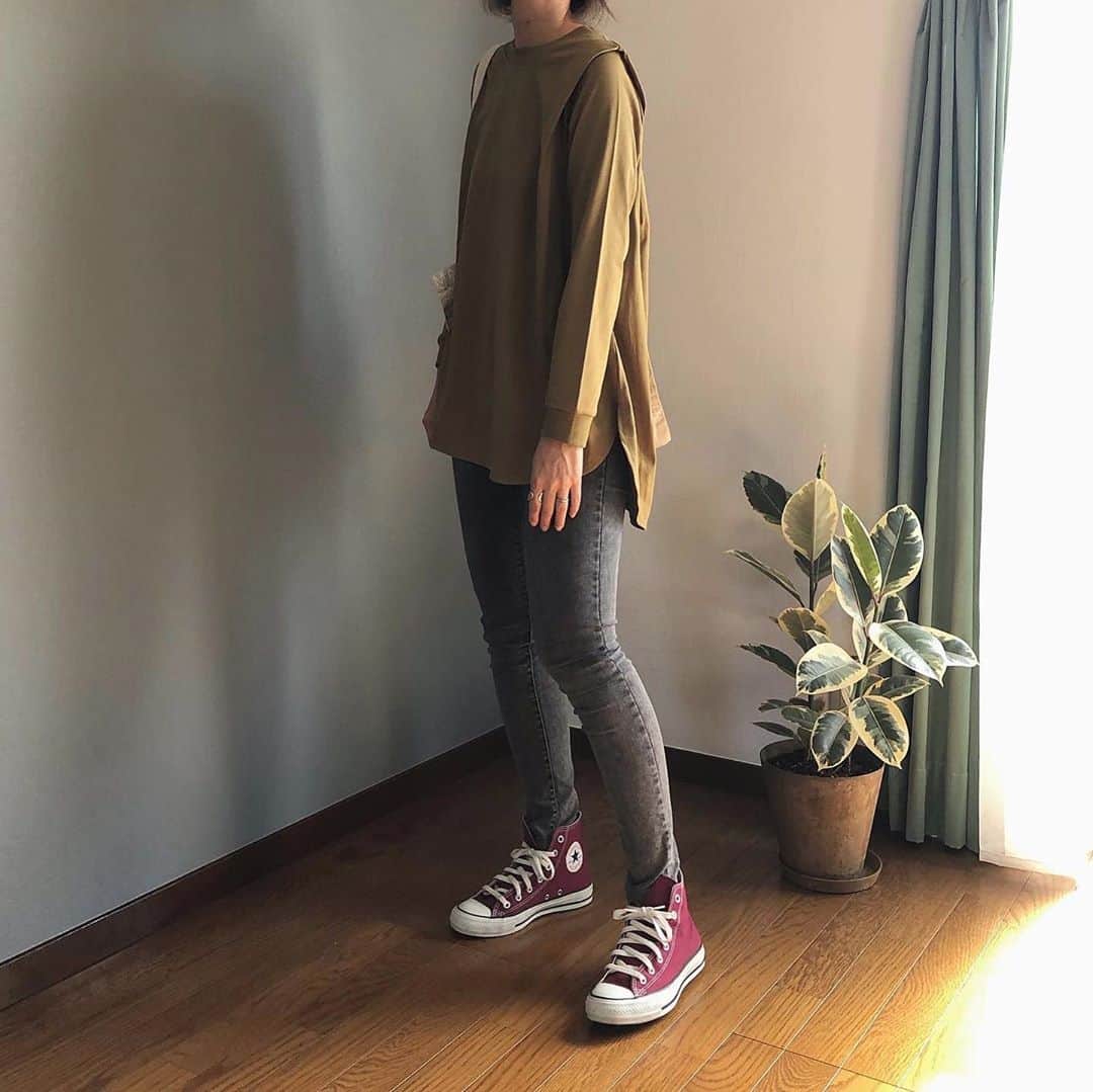 ak_m1120さんのインスタグラム写真 - (ak_m1120Instagram)「@asknowaspinky のロンT着回し☺︎ . . . 肩に入ったタックがポイントのこなれカットソー♡ マスタードカラーが秋っぽい🍁 . . . . tops.denim#asknowaspinky @asknowaspinky  . . . . . #fashion #code #converse #pr #ママコーデ #デニムコーデ #コンバース #ユニクロ #スキニーデニム #マスタード #着回し #ローファー #アズノウアズピンキー #wear更新」10月21日 17時32分 - ak_m1120