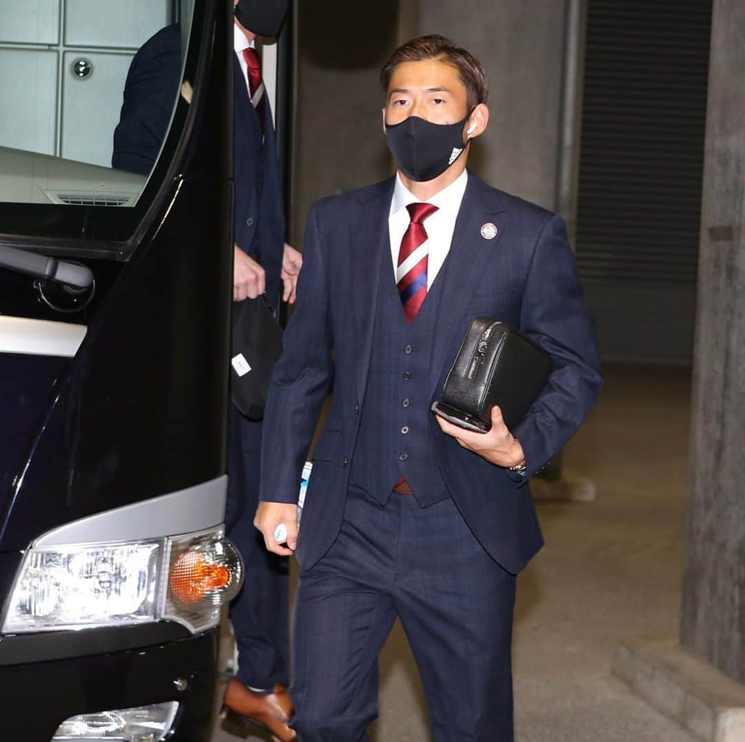 横浜F・マリノスさんのインスタグラム写真 - (横浜F・マリノスInstagram)「Suit up for the occasion😎👔  #fmarinos #スーツ #オーダースーツグローバルスタイル #スリーピース #globalstyle」10月21日 17時51分 - yokohamaf.marinos