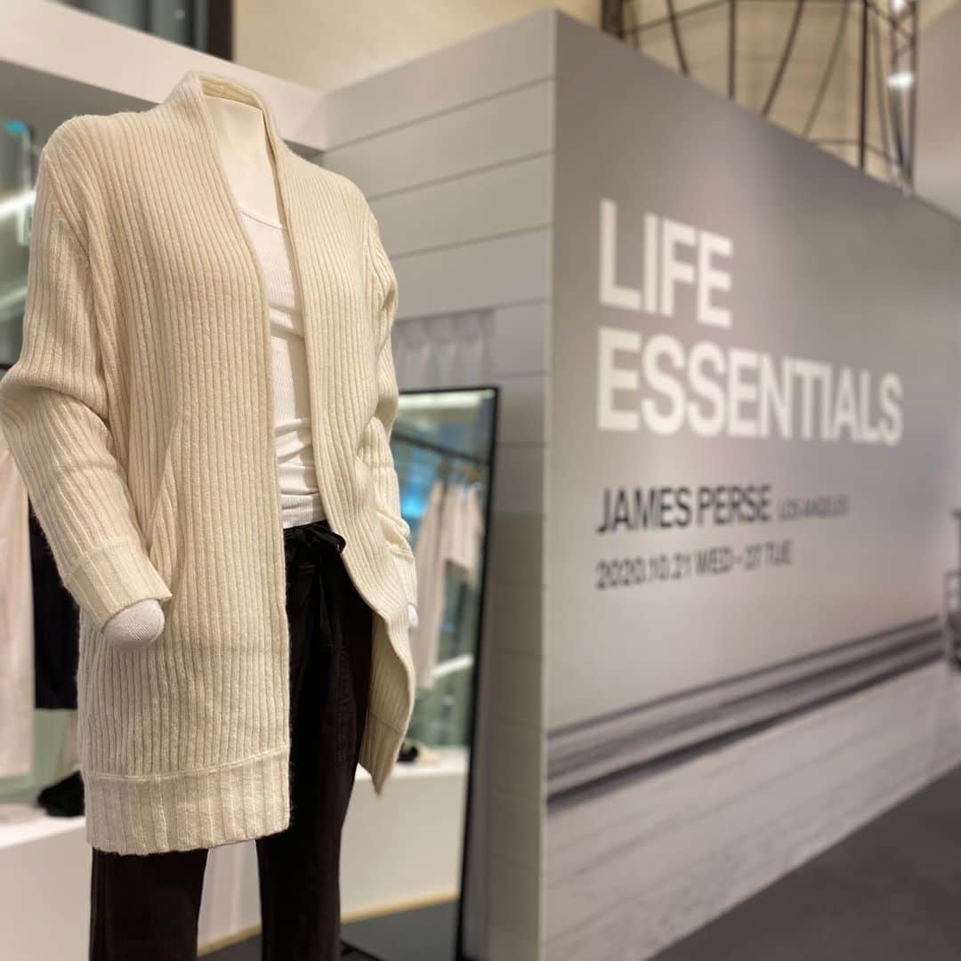 のインスタグラム：「“LIFE ESSENTIALS”JAMES PERSE Until 10/27 At 1F Cotocoto Stage11 詳しくはプロフィールURLをチェック！ #Hankyu #HANKYUMODE #umedahankyu #阪急うめだ本店 #うめだ阪急 #阪急百貨店 #osaka #umeda #mode #jamesperse #ジェームスパース #wellness #ウェルネス #限定チャリティーTシャツ  #goodforthefuture #グッドフォーザフューチャー」