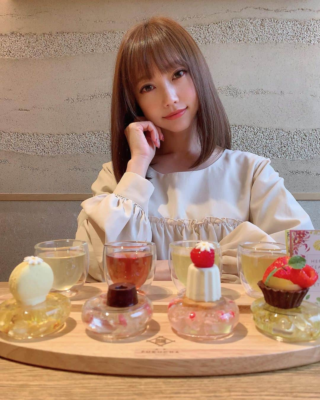 城戸ひなのさんのインスタグラム写真 - (城戸ひなのInstagram)「* 可愛すぎる日本茶スイーツ食べたよ🍵🍰 . . * #茶寮fukucha  #京都カフェ  #スイーツ  #カフェ巡り  #カフェ  #京都観光  #ミディアムヘア #撮影モデル #モデル  #ポートレート  #ポートレートモデル  #被写体  #ビジョビ  #ファインダー越しの私の世界  #カメラマンさんと繋がりたい  #フォロワー募集中  #粉我  #cute  #japanesegirl  #kyoto  #cafe  #sweets  #model  #promotionalmodel  #portrait  #photography  #instaphoto  #instagood  #instalike  #followme」10月21日 18時03分 - hinano_kido