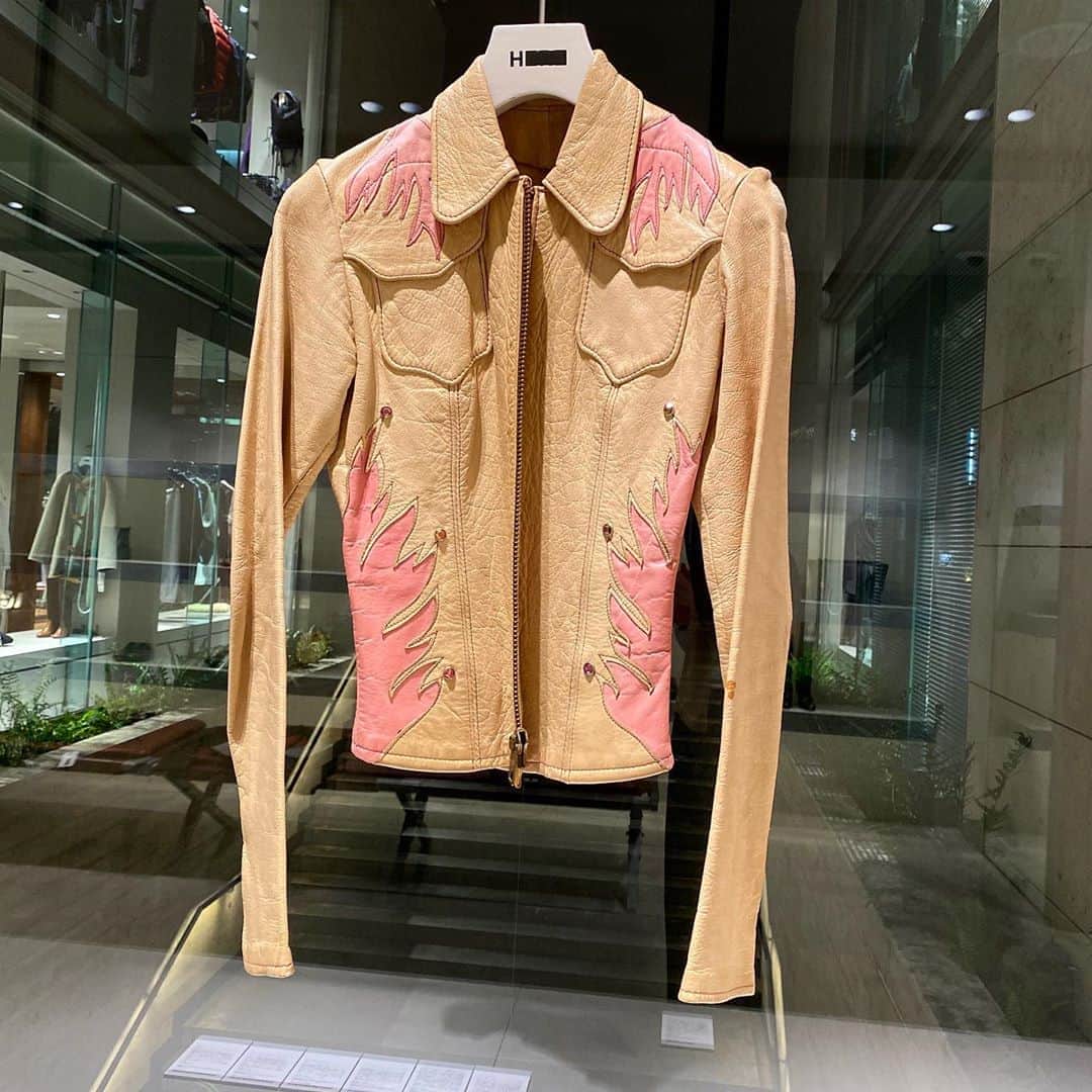 のインスタグラム：「＜East West Musical Instruments Co.＞ Cream Goat Fire jacket (Ladies) ¥220,000-(tax in) Bafforo + Snakeskin jacket (Ladies) ¥220,000-(tax in)  #H_beautyandyouth @h_beautyandyouth  #BEAUTYANDYOUTH #Unitedarrows #EastWestMusicalInstruments  #eastwestmusicalinstrumentsco  #SouthParadisoLeather」