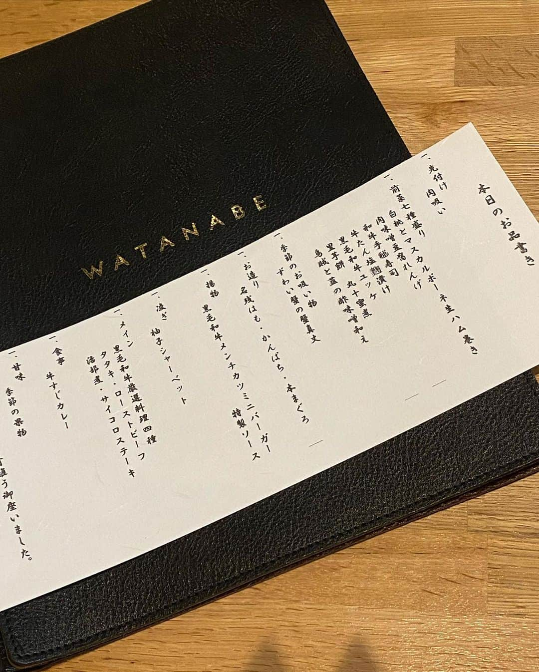 ののさんのインスタグラム写真 - (ののInstagram)「. この前は京橋にある創作和食WATANABE @watanabe.miyakojima で10/24から始まるコースを頂いてきたよー🤤💓 6,000円のコースでメインが鍋(〆に麺あり)か黒毛和牛厳選肉の4種盛りかを選べるんだけど、どちらも美味しかった🥺 まず前菜7種盛りから満足しちゃう位のボリュームがあるし、黒毛和牛メンチカツミニバーガー、牛すじカレー(ミニサイズ)と他の料理も充実してて満腹だし大満足🥺 しかも今ならGO TO EATもGO TOキャンペーンの地域共通クーポンも使えるよ . 併設されているドリンクボックス　@thedrinkbox_jpの自家製チーズフォームドリンクもチーズケーキも美味しいからおすすめ💓 チーズの味しっかりなのにくどくないチーズフォーム、通販が始まって通販でも人気なチーズケーキ🧀 チーズ好きにおすすめ . #大阪#京橋#大阪グルメ#京橋グルメ#大阪ディナー#京橋ディナー#創作和食watanabe#黒毛和牛#チーズケーキ#チーズフォーム#チーズ#大阪チーズケーキ#グルメ女子#グルメスタグラム#コース料理#大阪肉グルメ#笑顔#大阪観光#gotoキャンペーン#gotoトラベルキャンペーン#地域共通クーポン #gotoeat#gotoeatキャンペーン」10月21日 18時27分 - nonoko0309