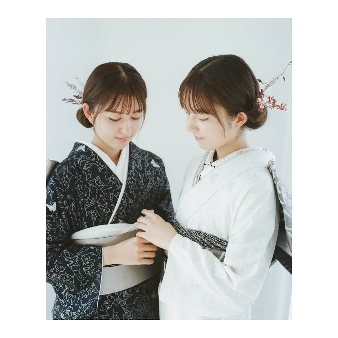 りかりこさんのインスタグラム写真 - (りかりこInstagram)「今回、【振袖ゆえん】で、 成人をお祝いする一つのご提案として「振袖ゆえんフォトプラン」を実施！ その「振袖ゆえんフォトプラン」のスタートに際した、クリエイティブチーム「HUG」との振袖カタログ冊子作りに参加しました❤️  ≪フォトプラン（完全ご予約制）≫は「振袖ゆえんWEBサイトにて受付中」 冊子は10月末〜11月頭に配布開始を予定。 ご郵送をご希望のお客様はinfo@furisode-yuen.jpよりご依頼ください。  詳しくは @furisode_yuen_kapuki を見てみてねっ  #プロデュース @hug_inc  #撮影 @kyoheihattori  #ヘアメイク @_yukariyamamoto_  #振袖 @furisode_yuen_kapuki  #振袖ゆえん #りかりこ #双子」10月21日 18時49分 - rikariko_official