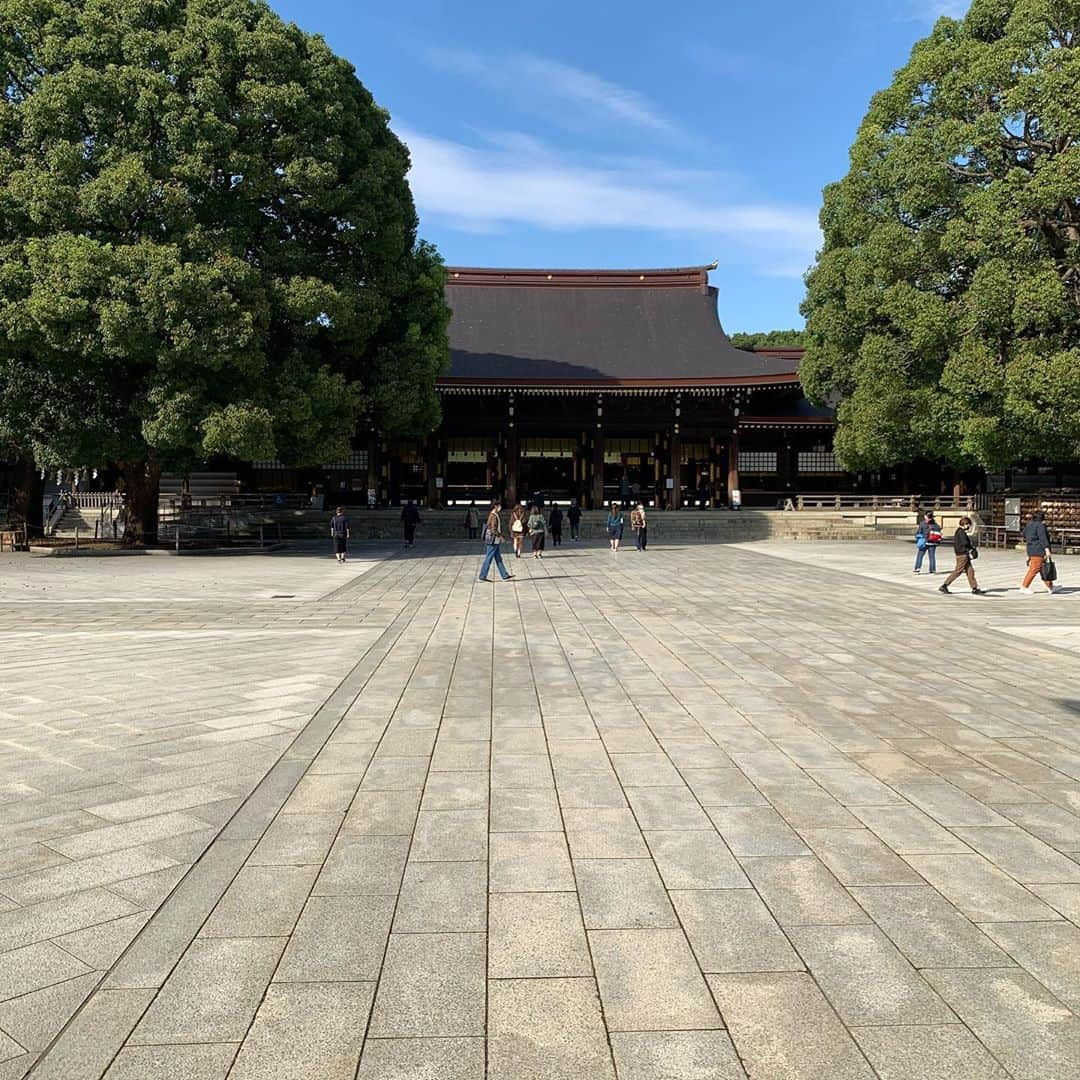 竹田恒泰さんのインスタグラム写真 - (竹田恒泰Instagram)「いま明治神宮を参拝するのによい時期です。あれだけ沢山いた訪日客はゼロ。ゆっくり参拝できます。11月1日には御鎮座100周年を迎えます。」10月21日 19時00分 - takedatsuneyasu