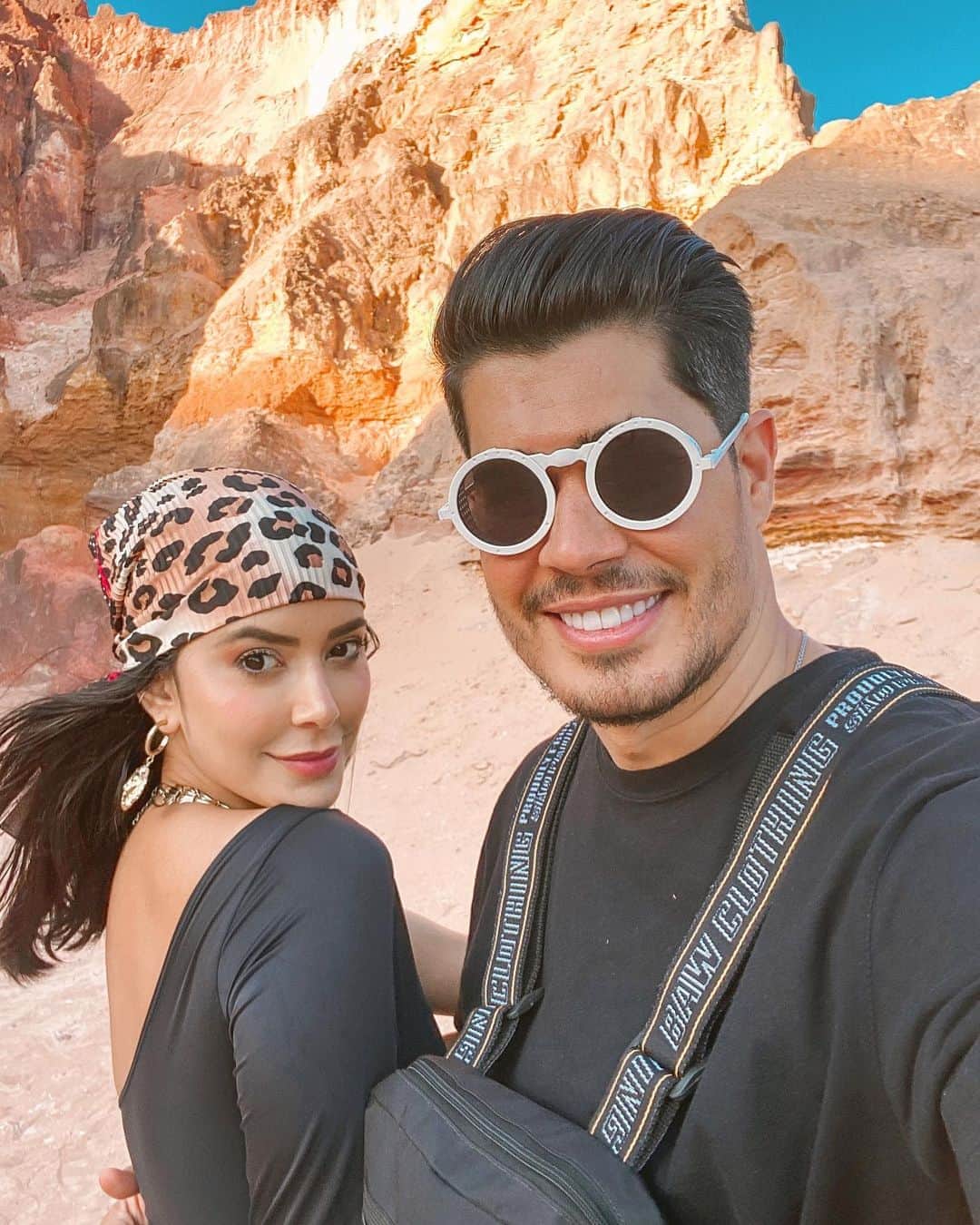 Gabriela Salesのインスタグラム：「Deu aloka no Alok kkk. Acordada desde 6h da manhã virei quem eu mais temia, o próprio Uó」