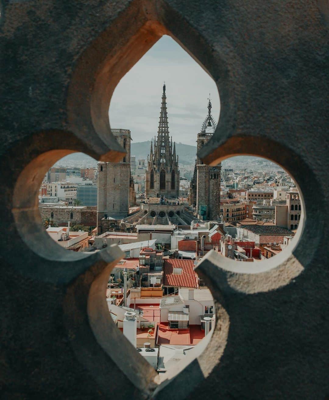 Putri Anindyaのインスタグラム：「framed //   Days ago I shared some photos that have the same theme in twitter, taken through the side mirror of vehicles. Today I want to share these photos that “framed”  When i want to take pics differently in my travel, usually I look for frames. I guess it’s one of my favorite element in my photo. Sometimes the ordinary or well known objects/subject could be seen in a fresh perspective with frames. I train my eyes for this since I hooked to photos years ago. I think the first photo that caught my eye that time was a black and white with silhouette and framed by the window with the beautiful view as the background. I don’t know who took that pict but I saw it in the internet when I browsed “best street photography”. It attached on my mind and makes me always look for frames when I take pictures. Thanks to whoever it was. Lol.   Now, what’s your faves between slide 1-10? And tell me what’s your fav thing to shoot! 📸」